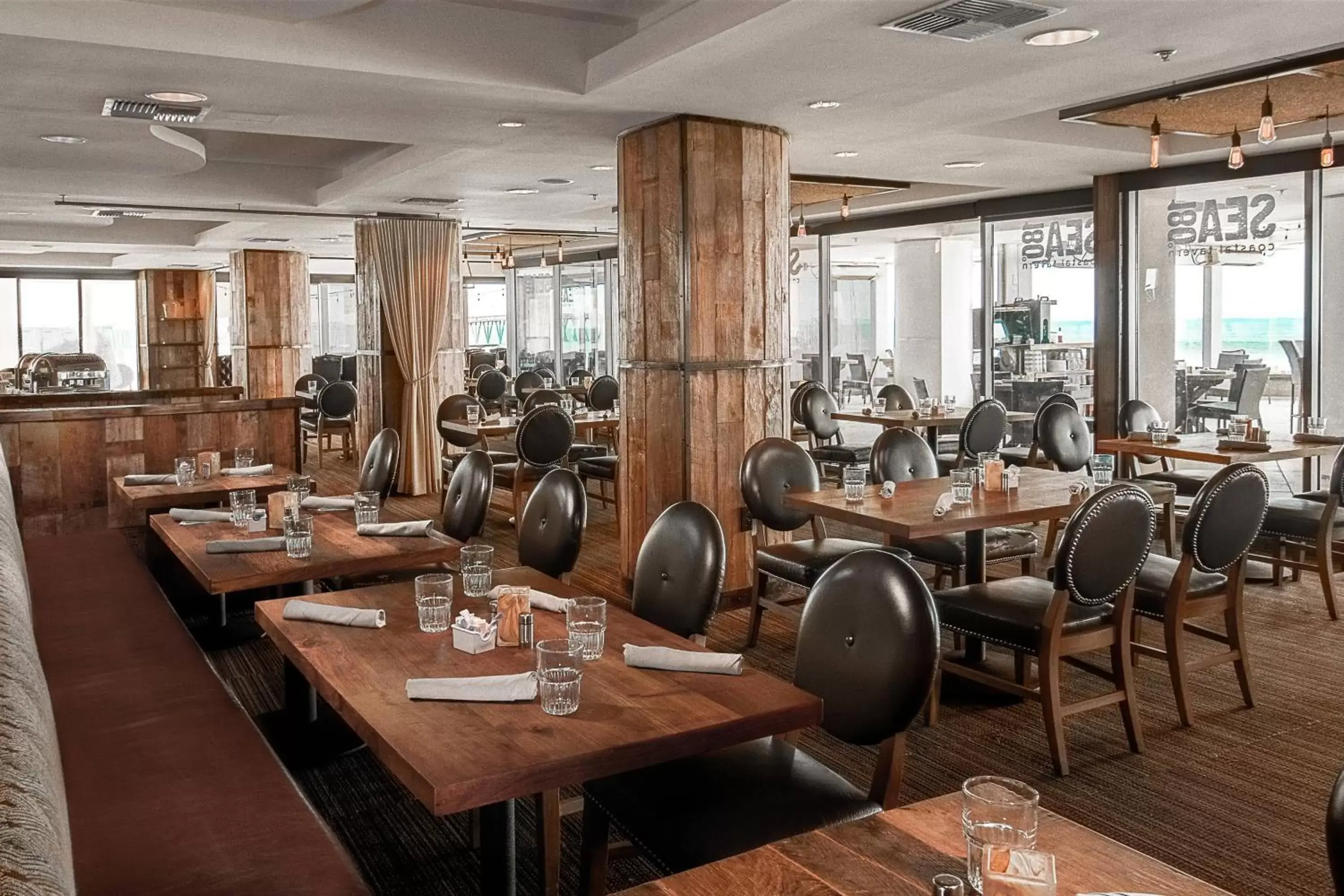 Restaurant/Places to Eat in Pier South Resort, Autograph Collection