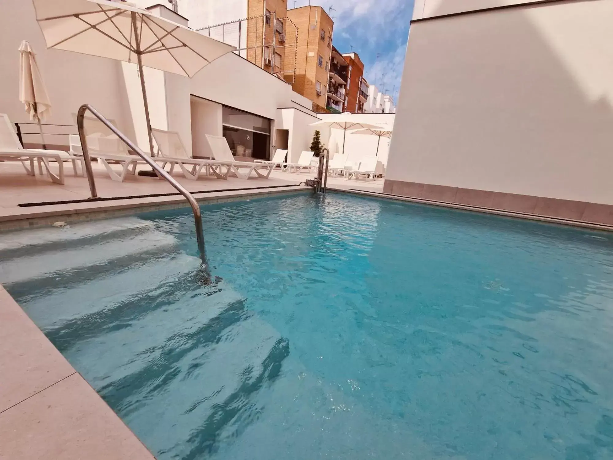 Swimming Pool in Hotel Virgen de los Reyes