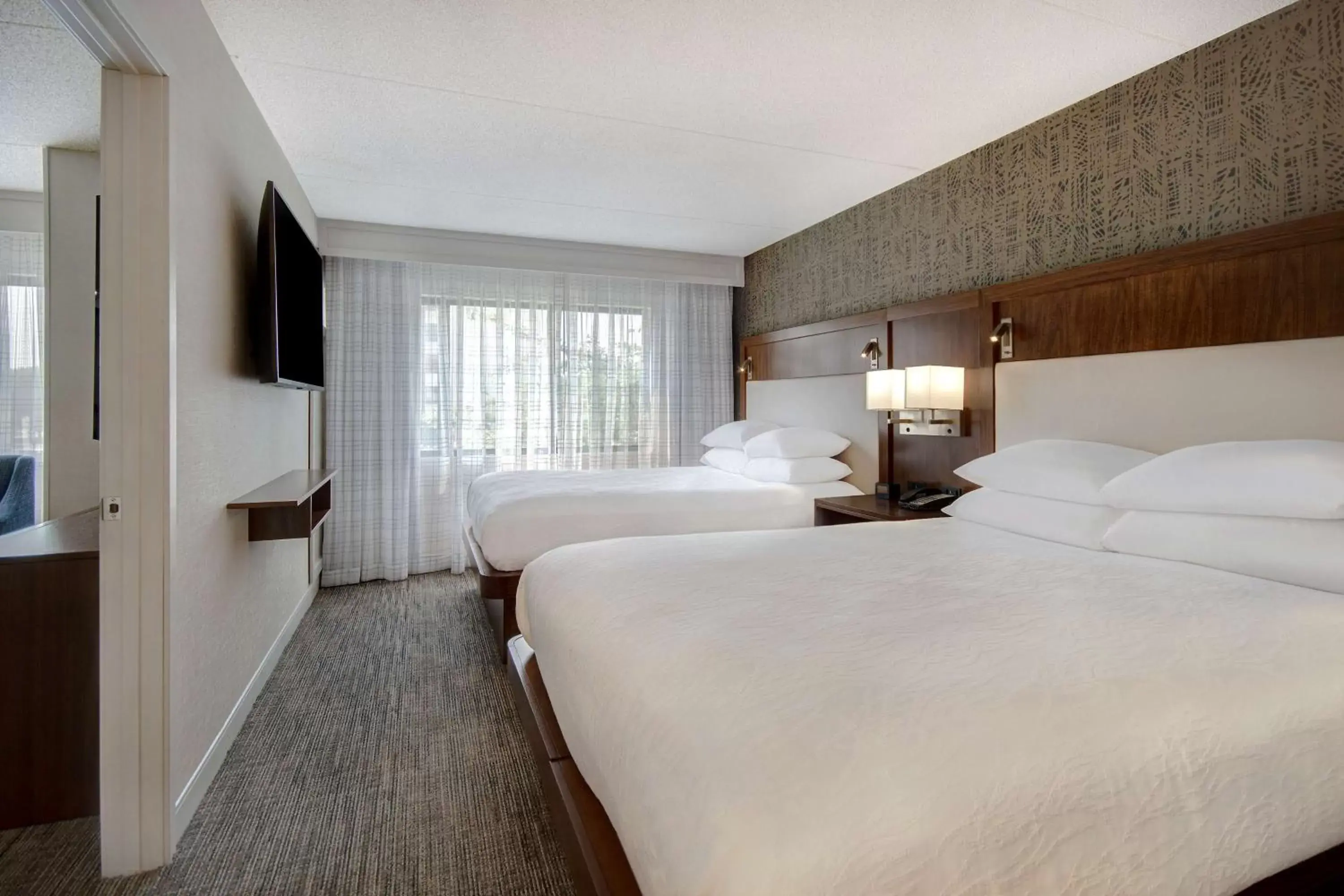 Bed in Embassy Suites by Hilton Detroit Metro Airport