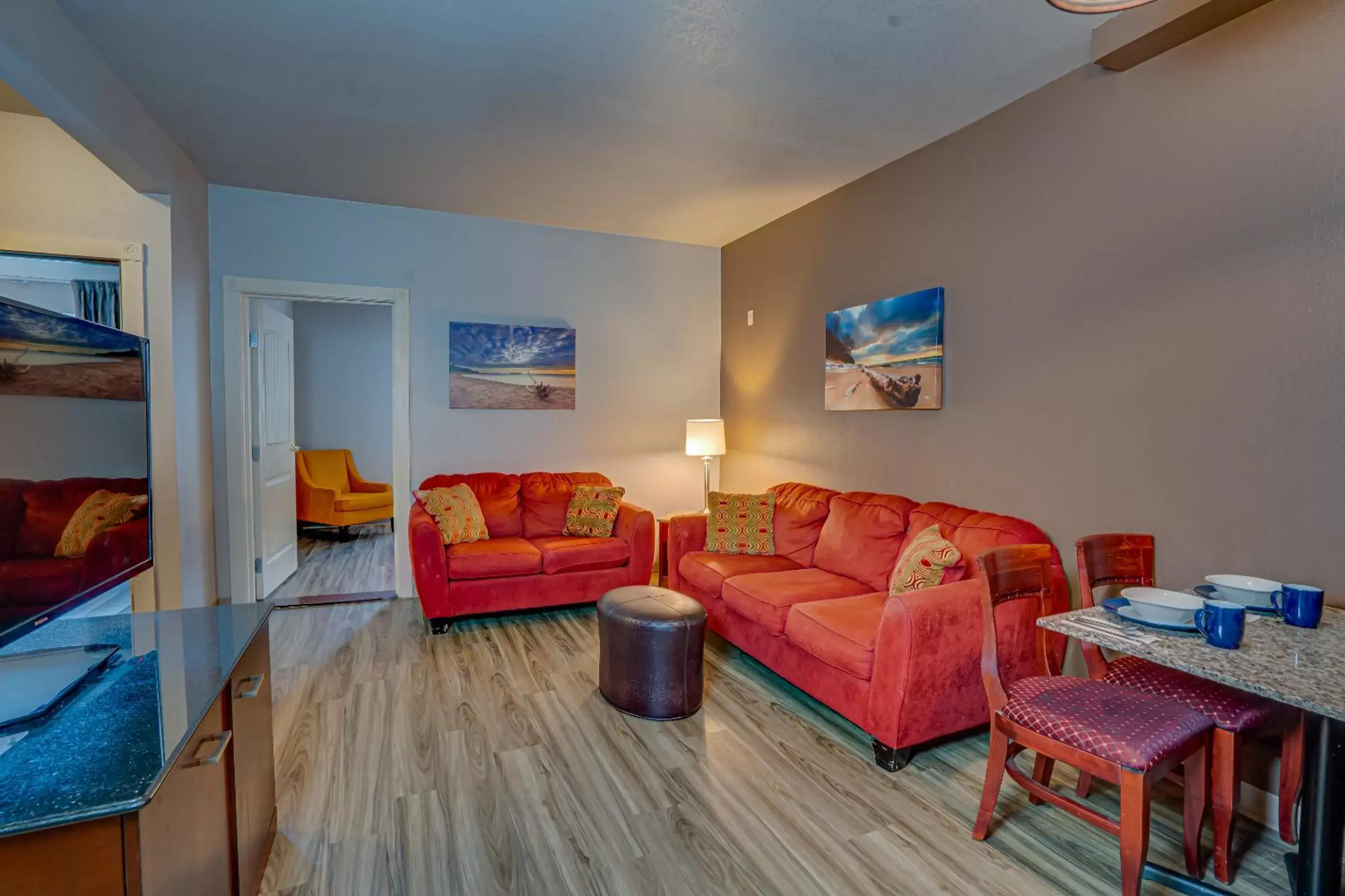 Seating Area in The Ashley Inn & Suites