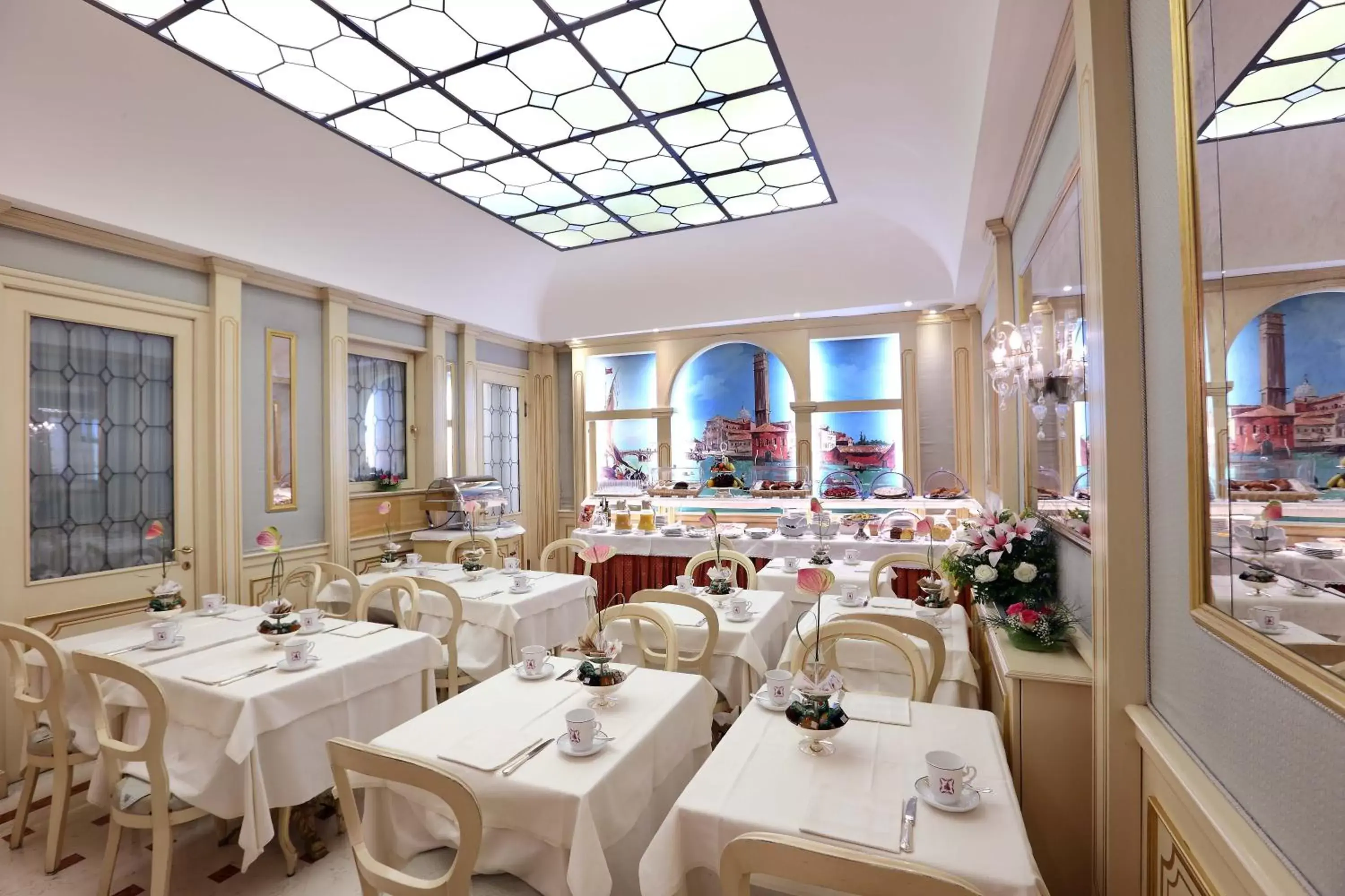 Restaurant/places to eat in Hotel Colombina Restaurant/places to eat in Hotel Colombina