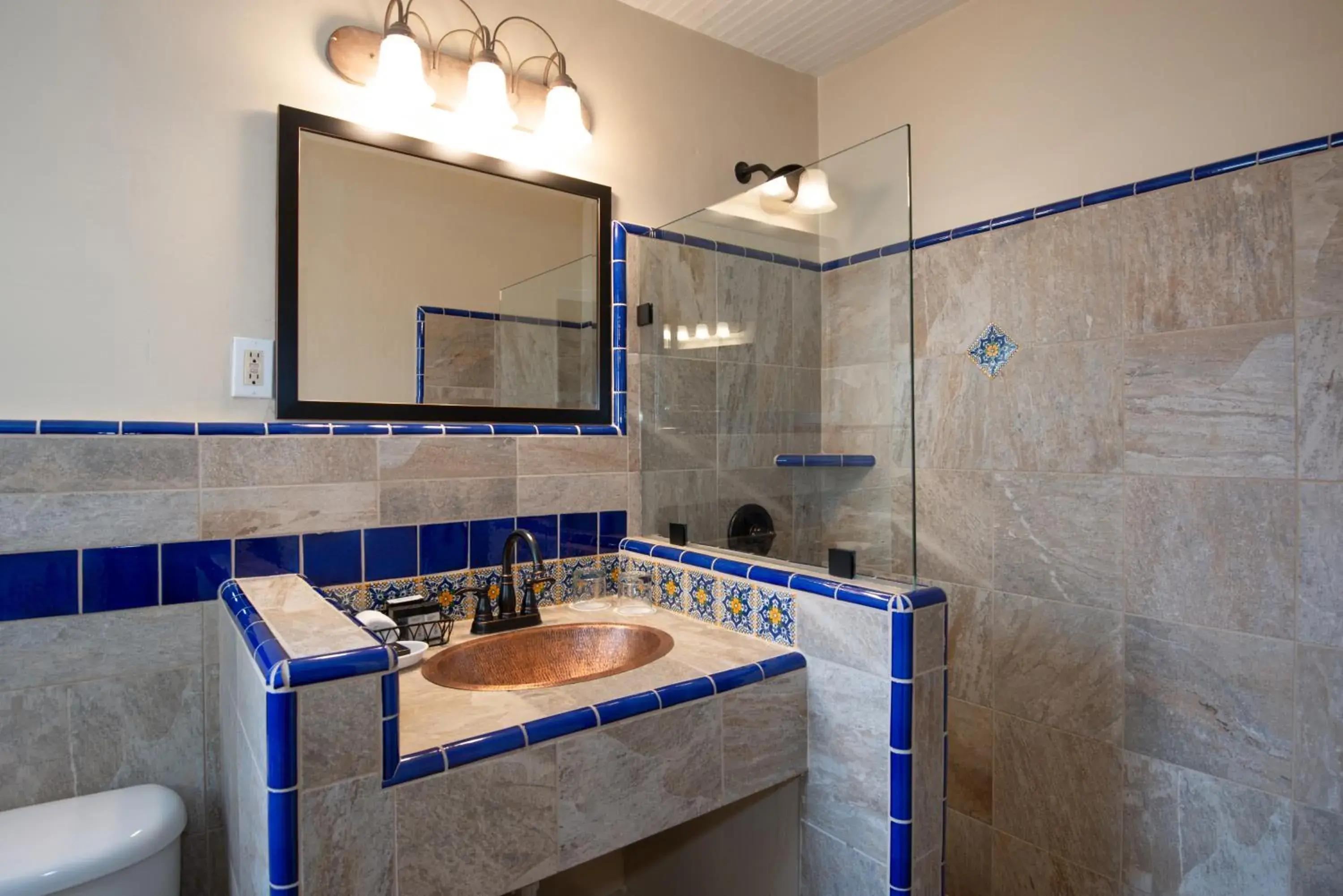 Bathroom in Lodge On The Desert