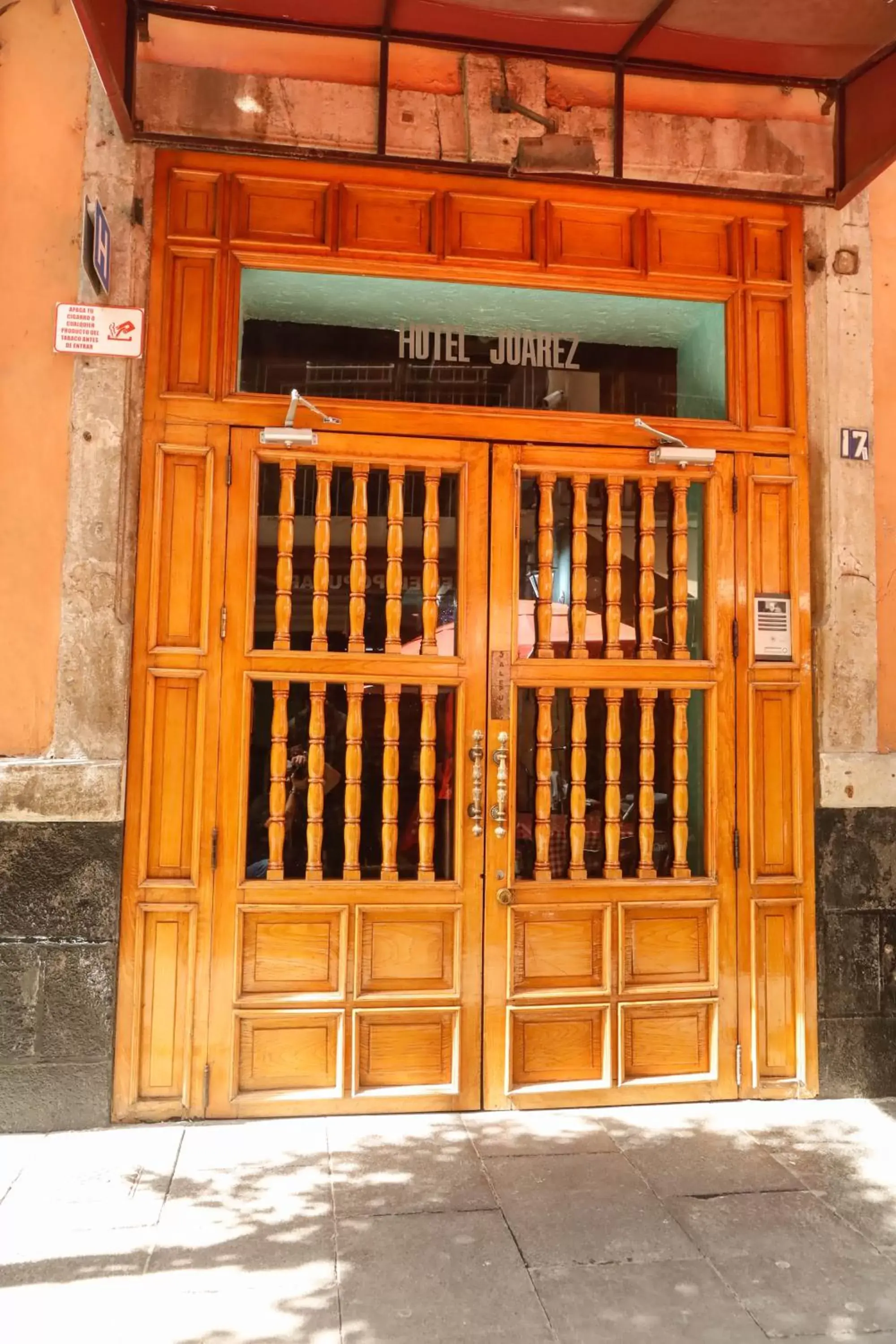 Facade/entrance in Hotel Juarez