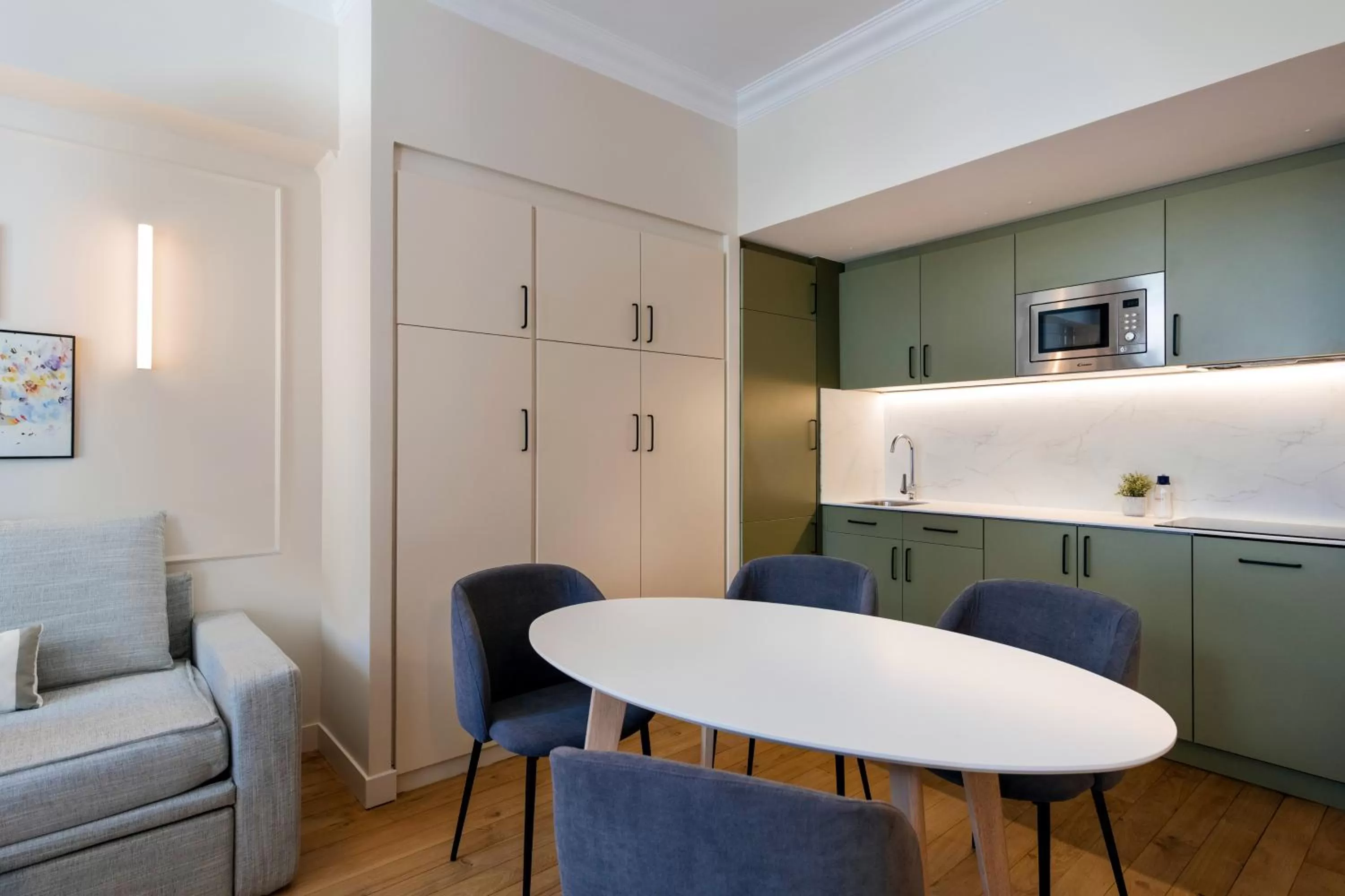 Kitchen or kitchenette in Aparthotel Adagio Paris Opéra