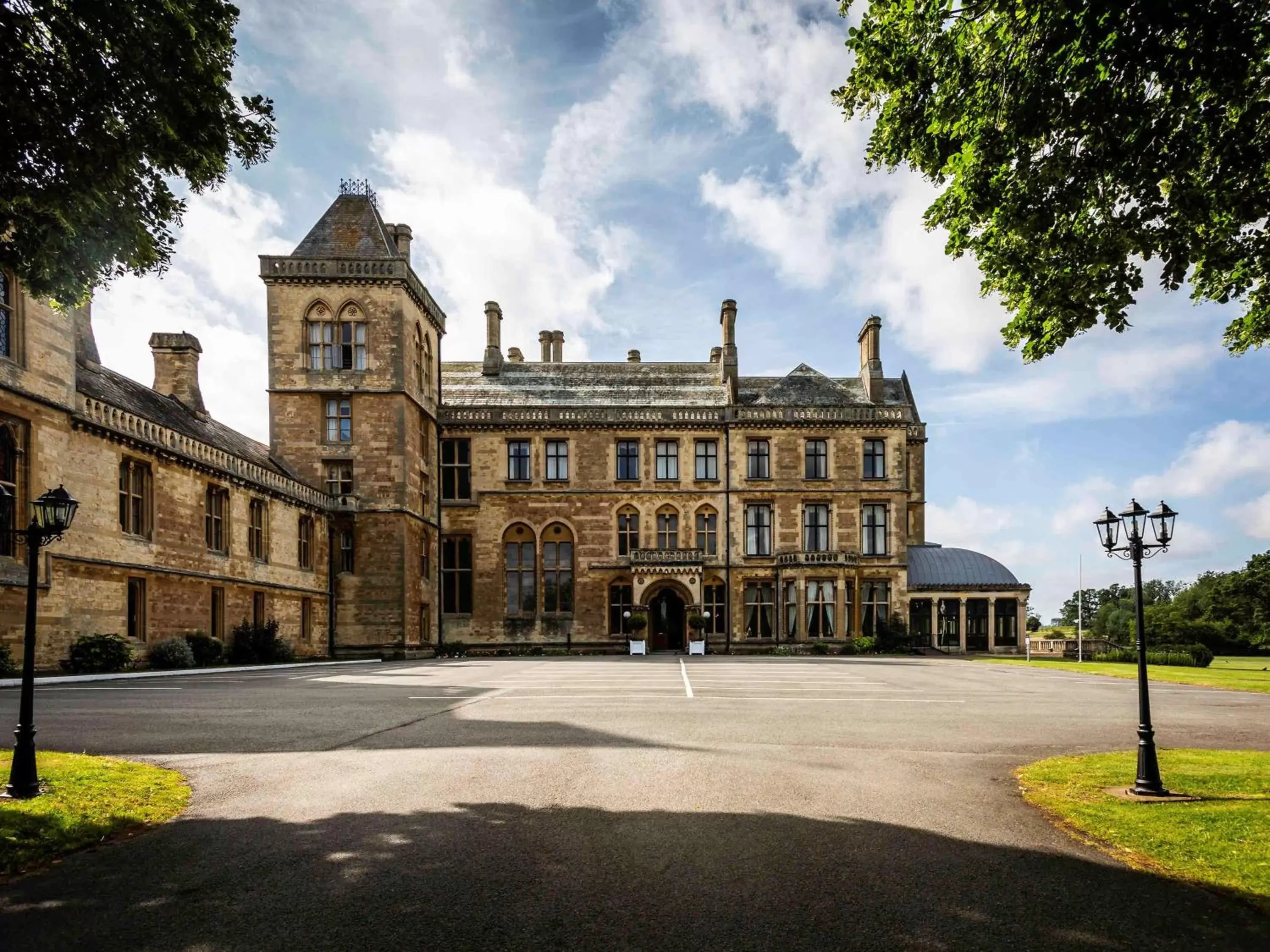 Photo of the whole room, Property Building in Mercure Warwickshire Walton Hall Hotel & Spa