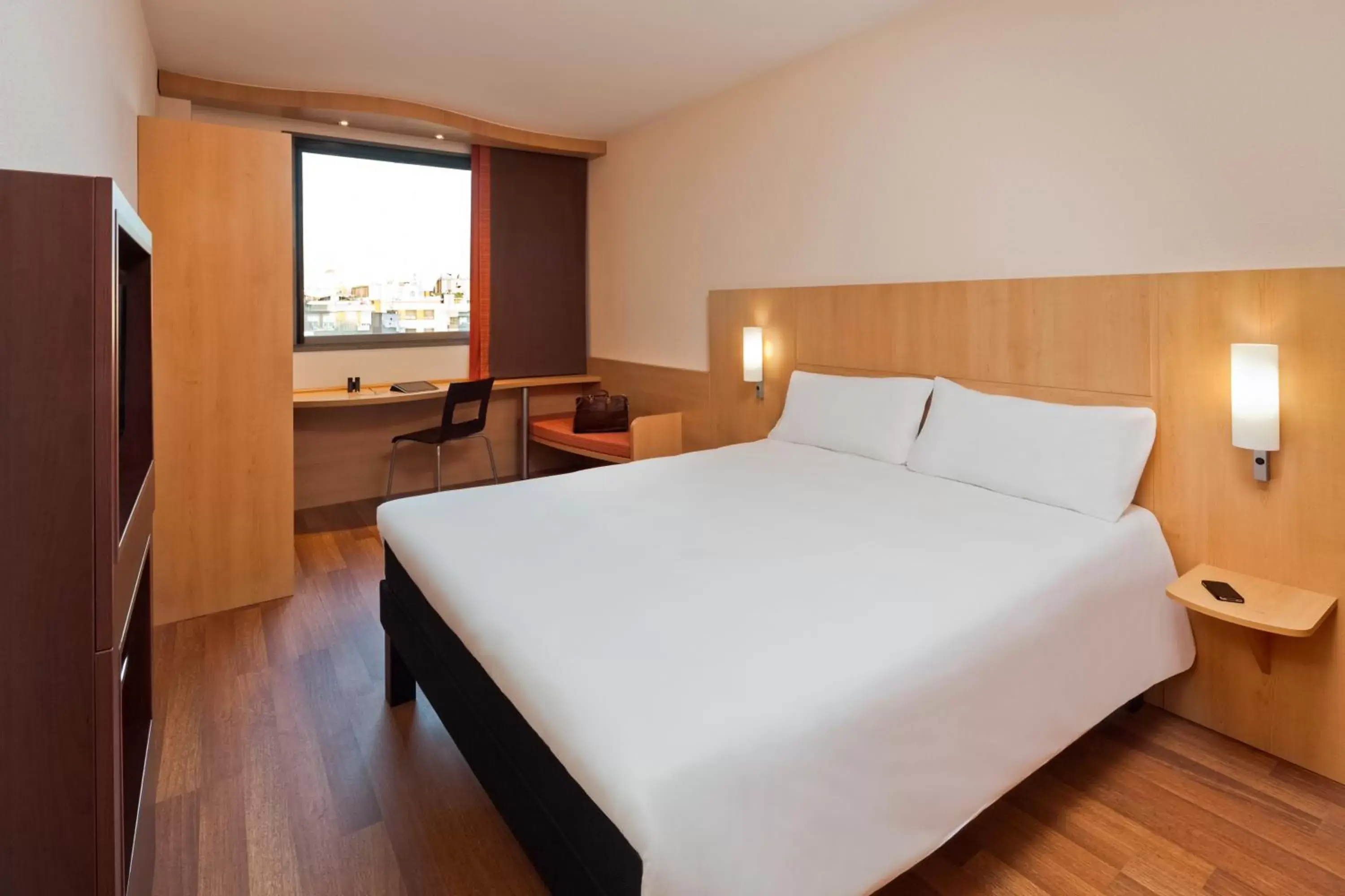 Day, Bed in Ibis Lleida Day, Bed in Ibis Lleida