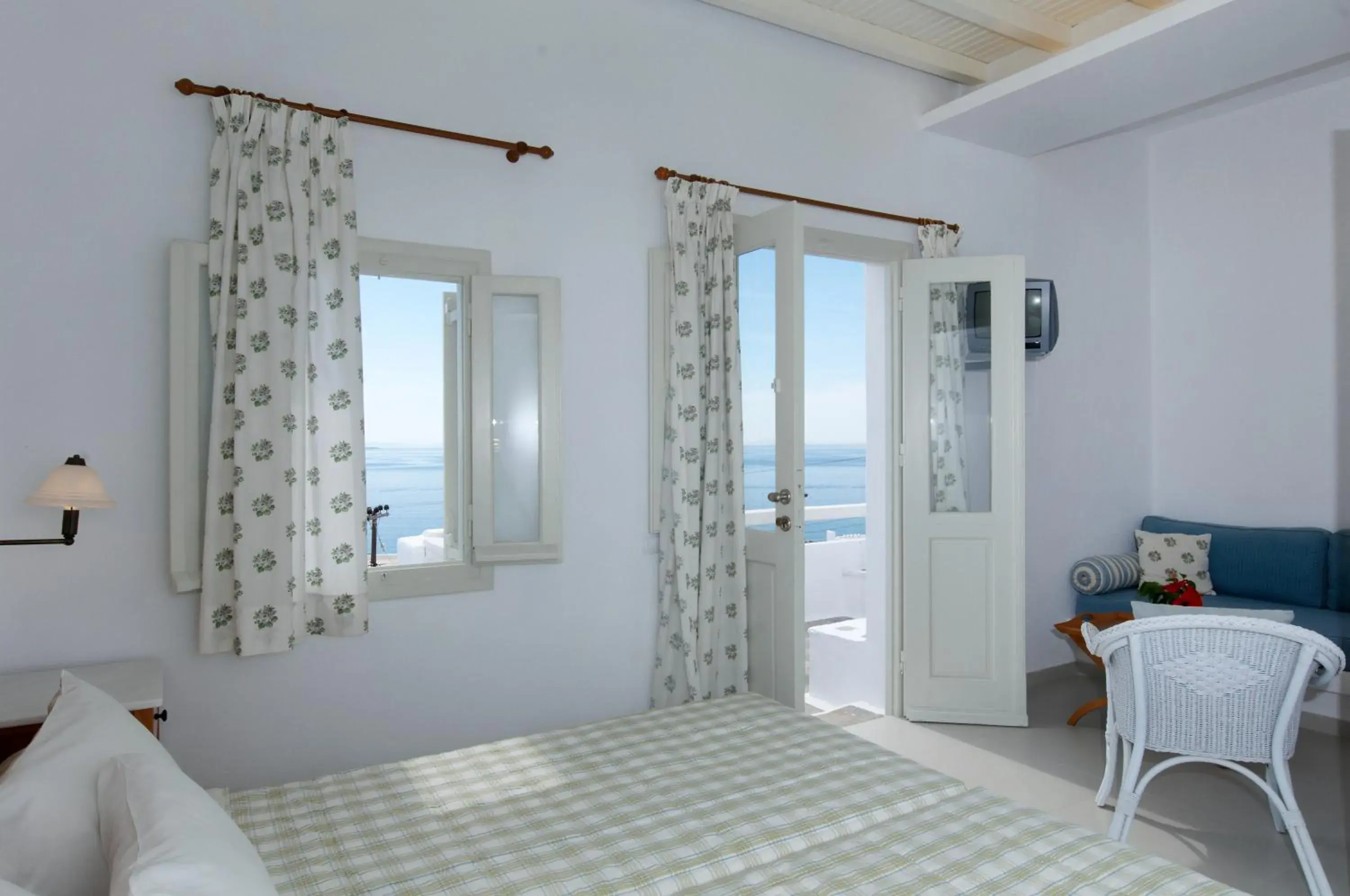 Photo of the whole room, Bed in Mykonos View Hotel Photo of the whole room, Bed in Mykonos View Hotel