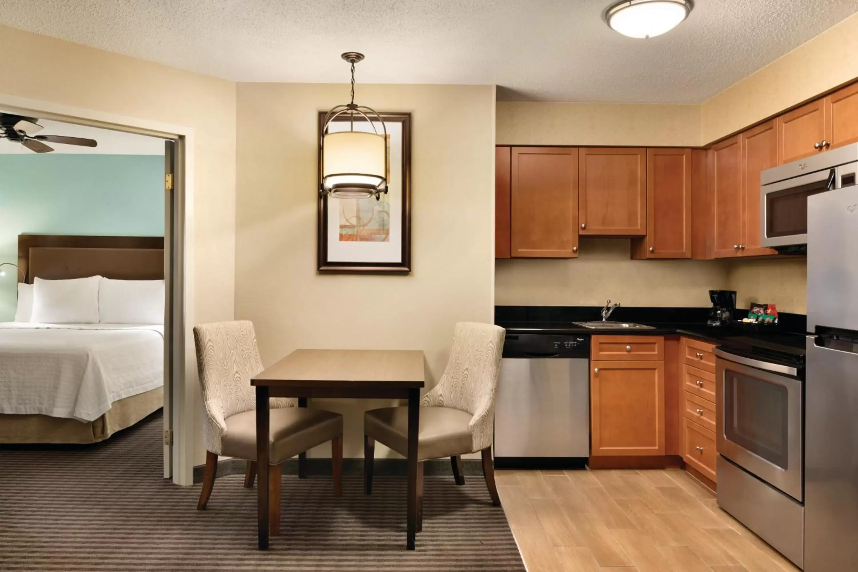 Kitchen or kitchenette, Kitchen/Kitchenette in Homewood Suites Grand Rapids