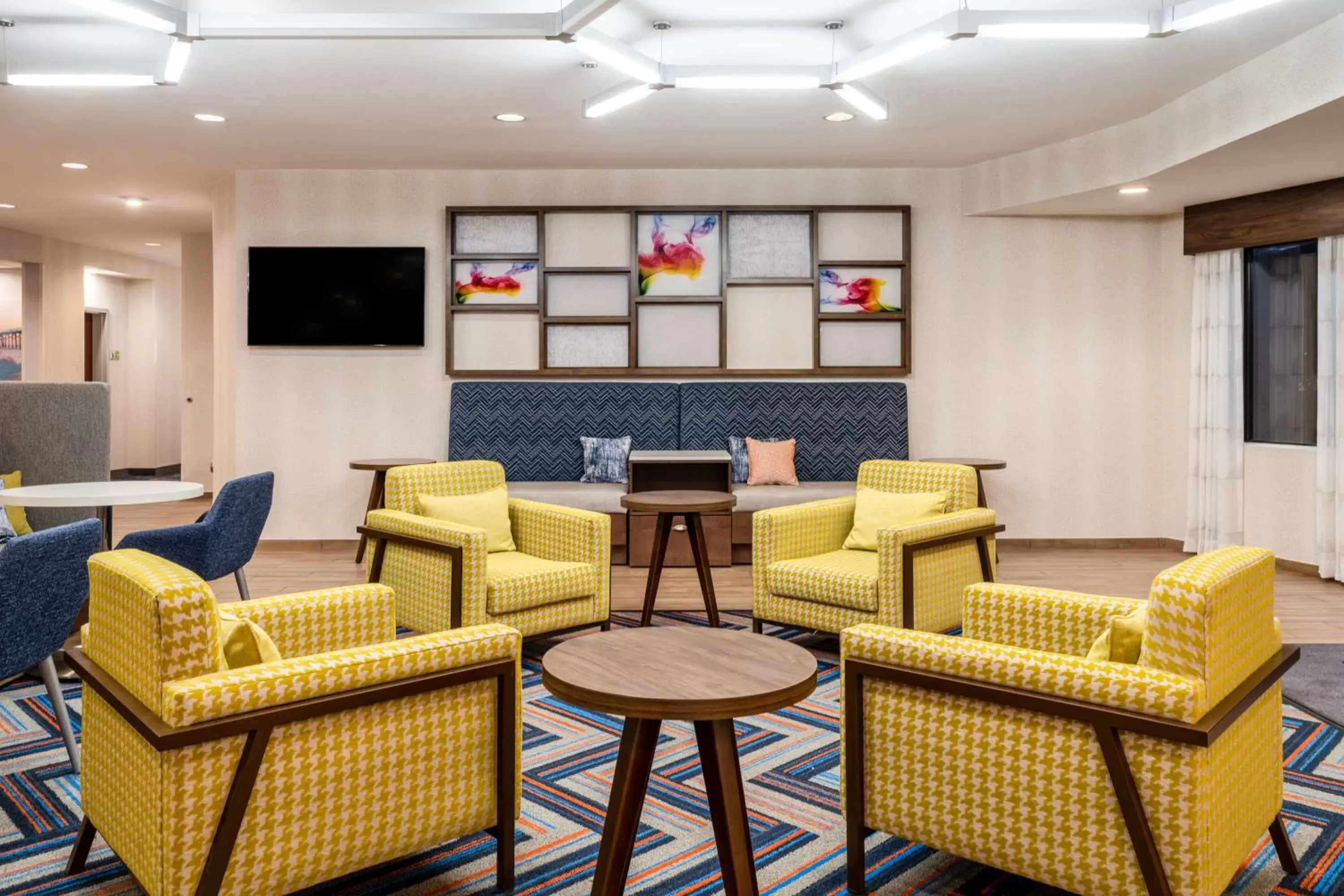Lobby or reception, Lounge/Bar in Hampton Inn Irvine/East Lake Forest