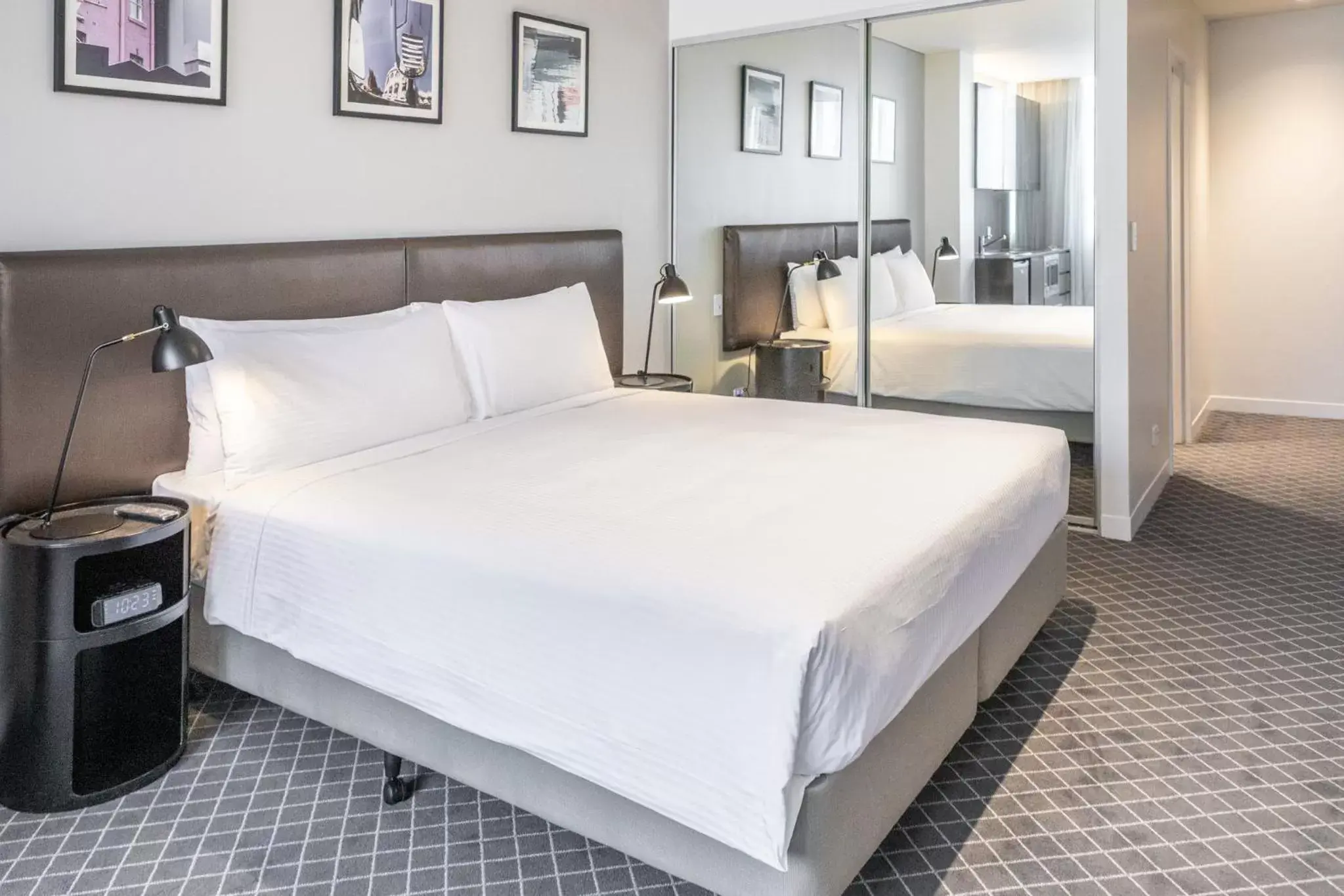 Bedroom, Bed in Holiday Inn & Suites Sydney Bondi Junction, an IHG Hotel