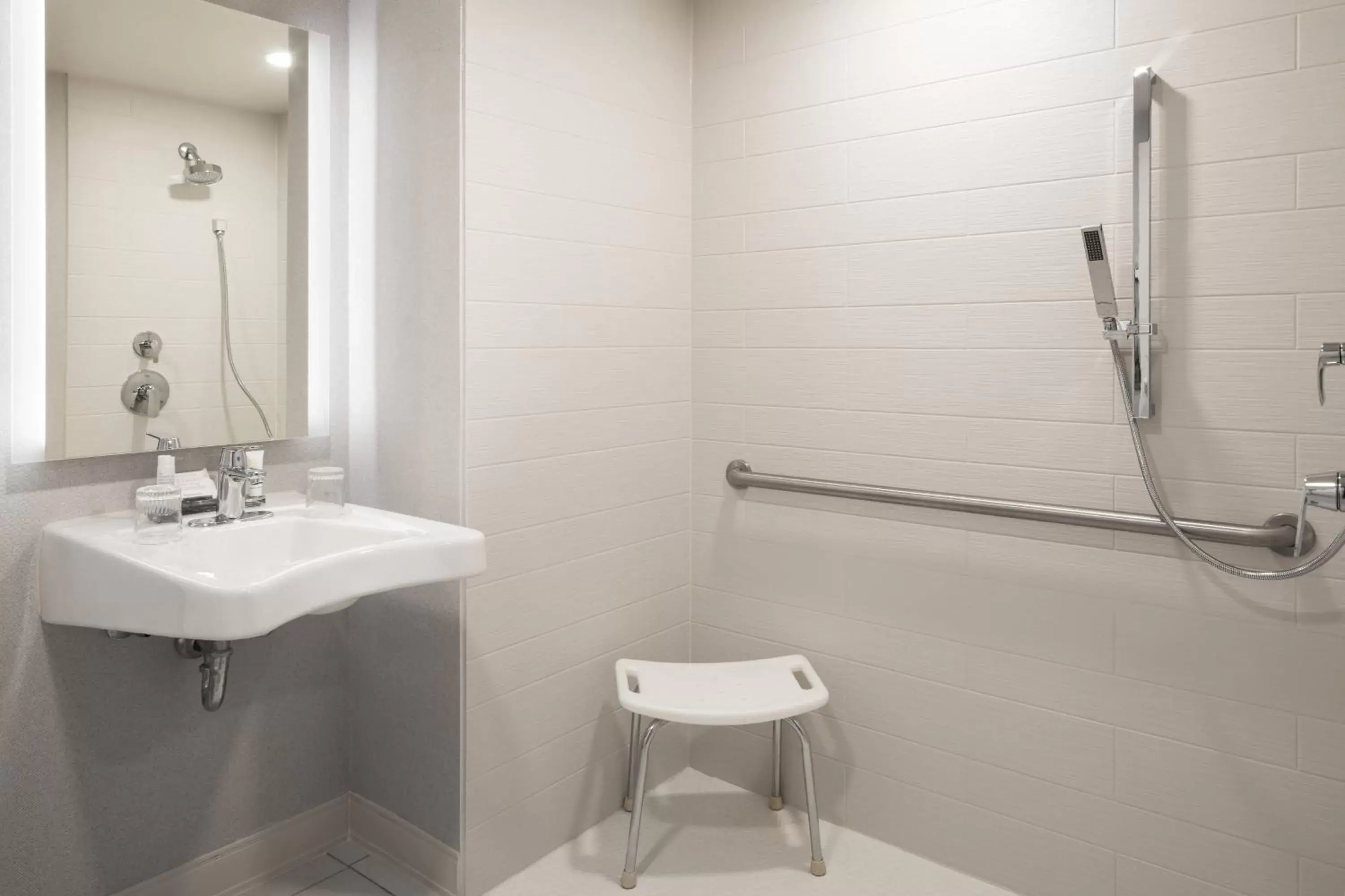 Bathroom in Ann Arbor Marriott Ypsilanti at Eagle Crest