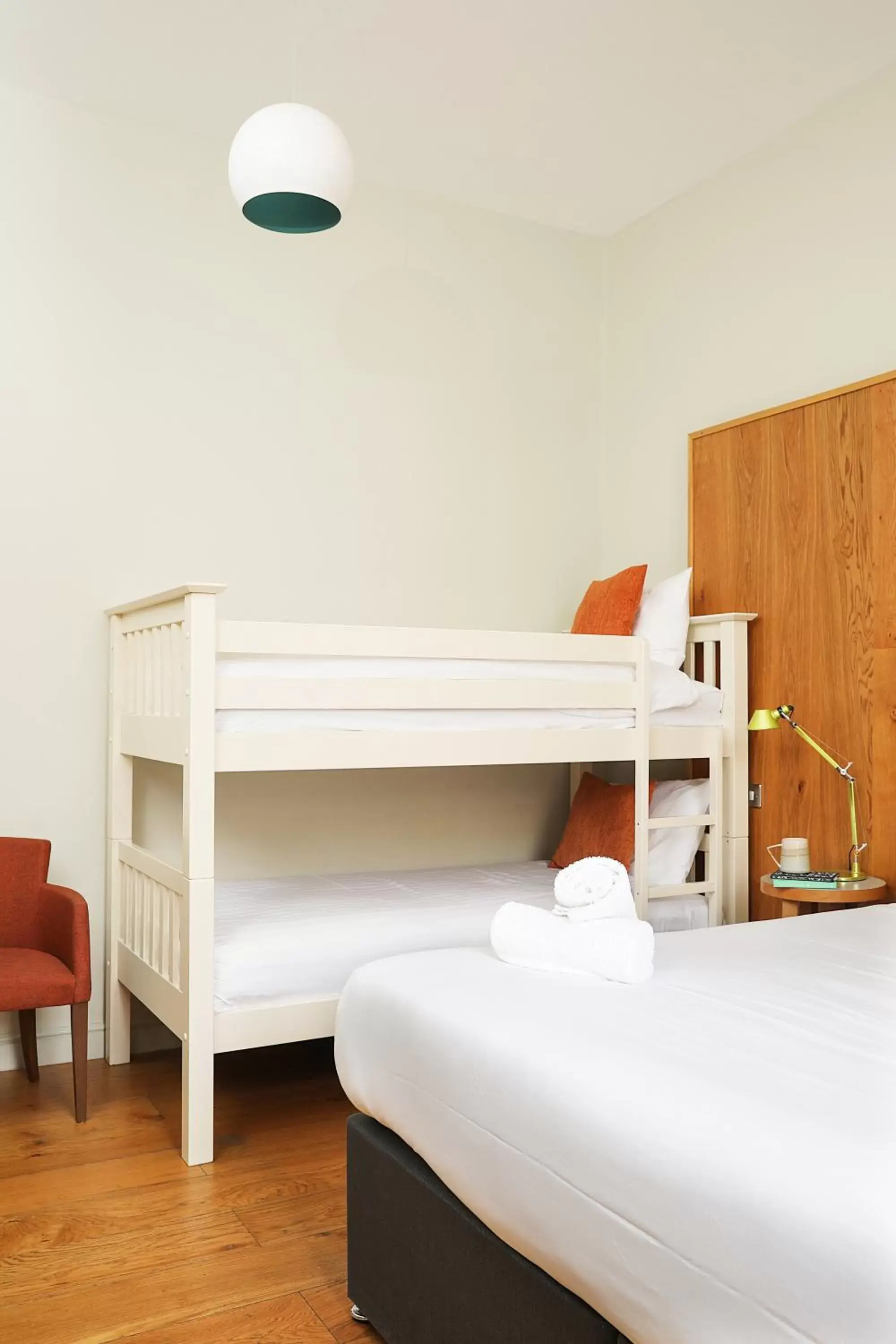 Bed, Bunk Bed in Cairn Hotel & Apartments