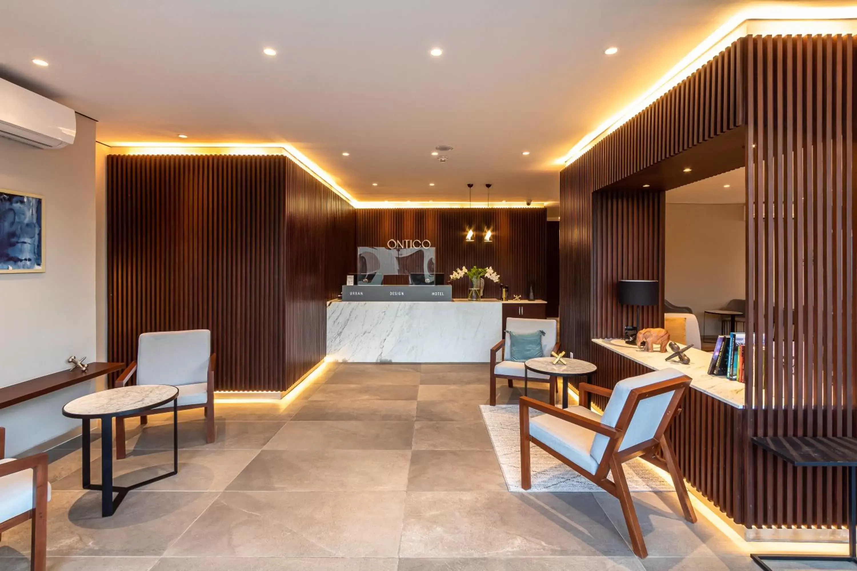 Lobby or reception in Ontico Urban Design Hotel