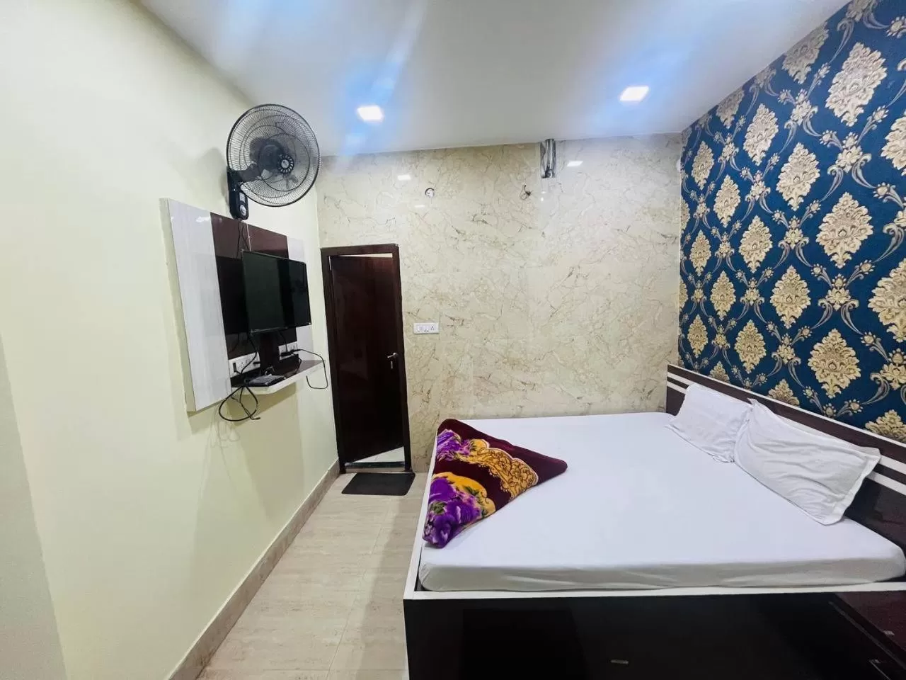 Bed in Hotel Airlines