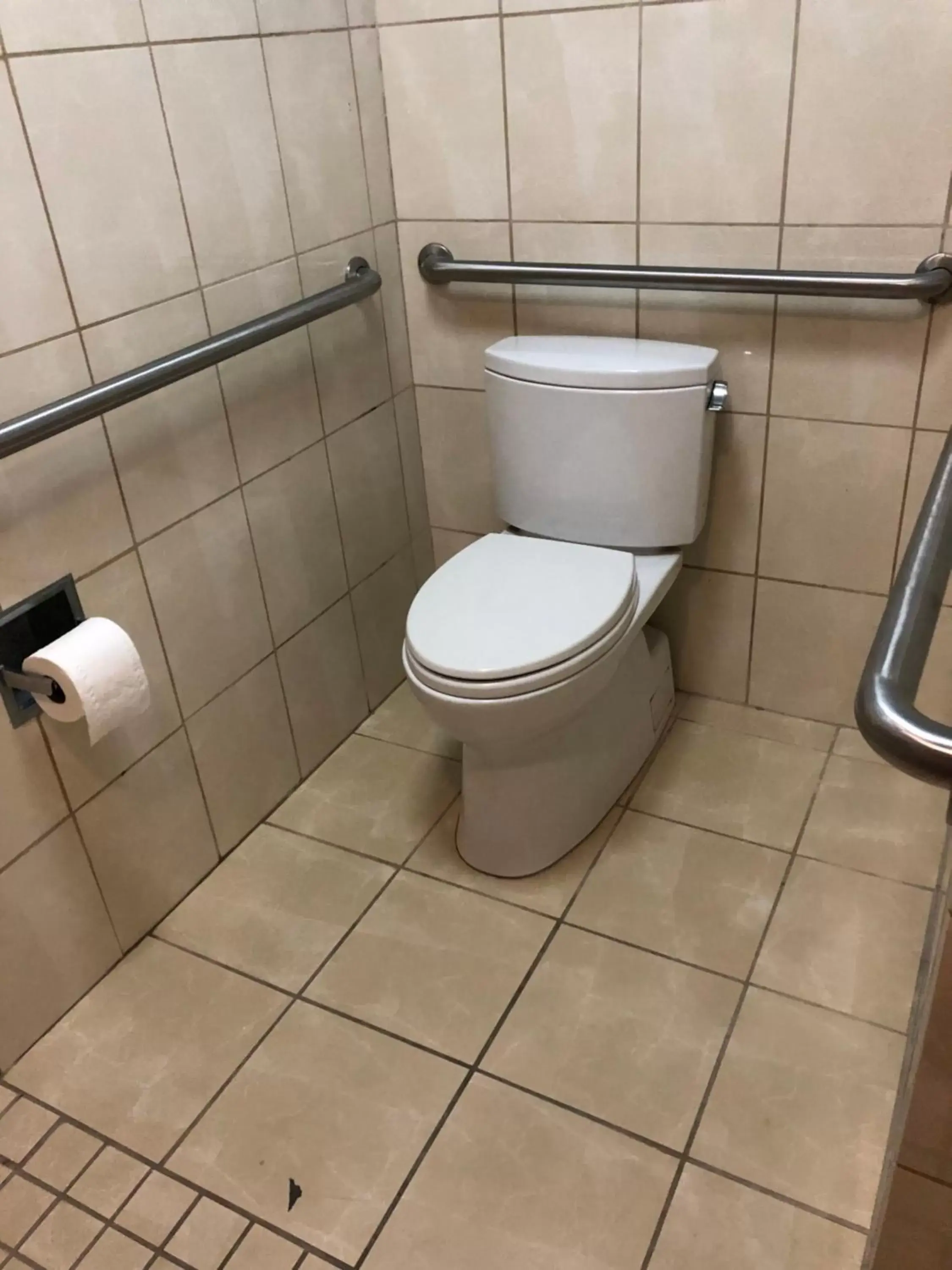 Toilet, Bathroom in Seaside Inn