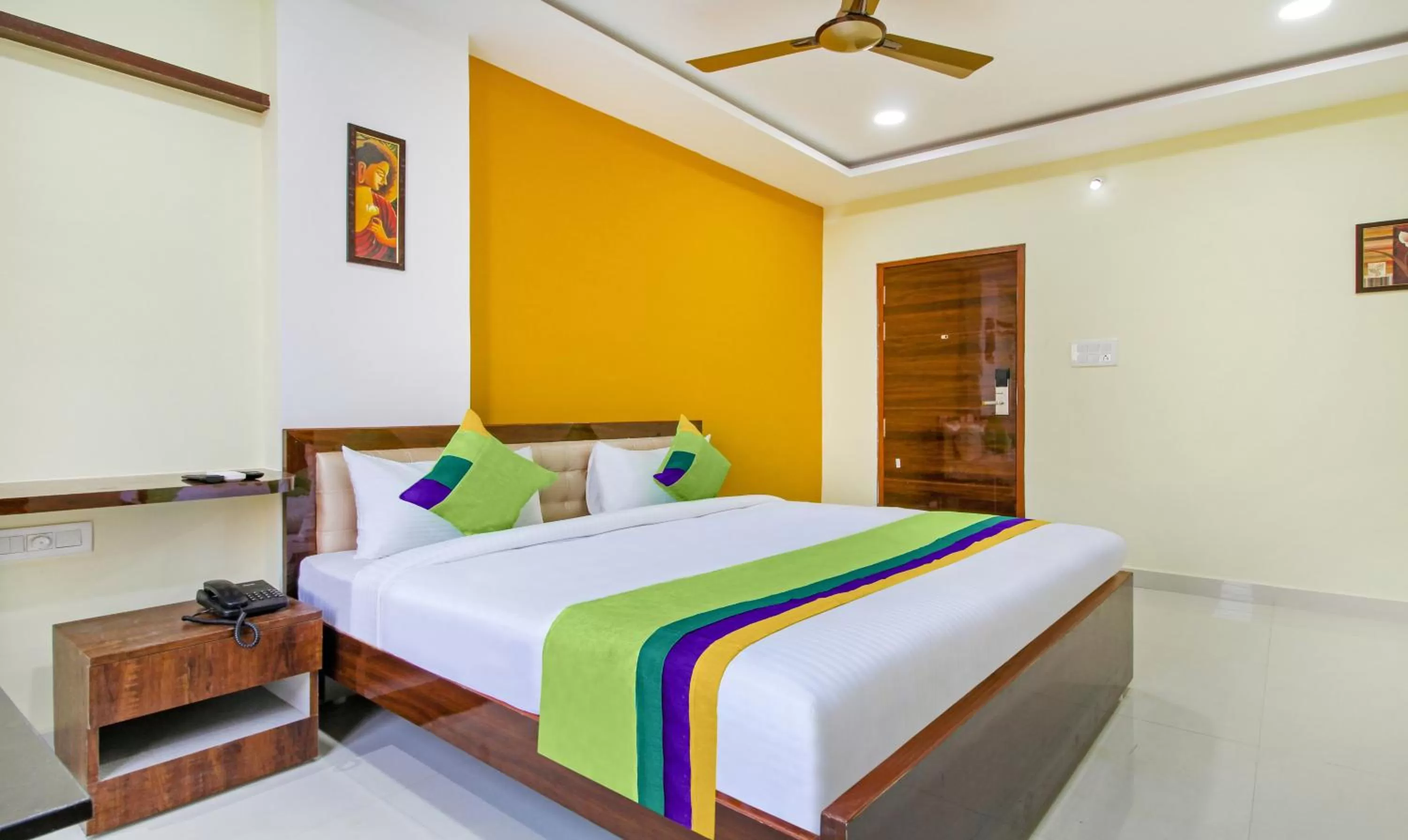 Bedroom, Bed in Itsy Hotels D'Comfort Inn