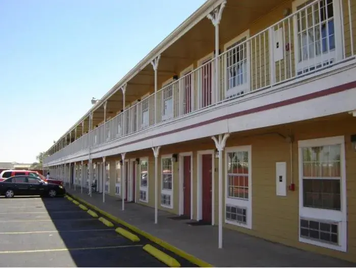 Facade/entrance, Property Building in Victorian Inn Midland