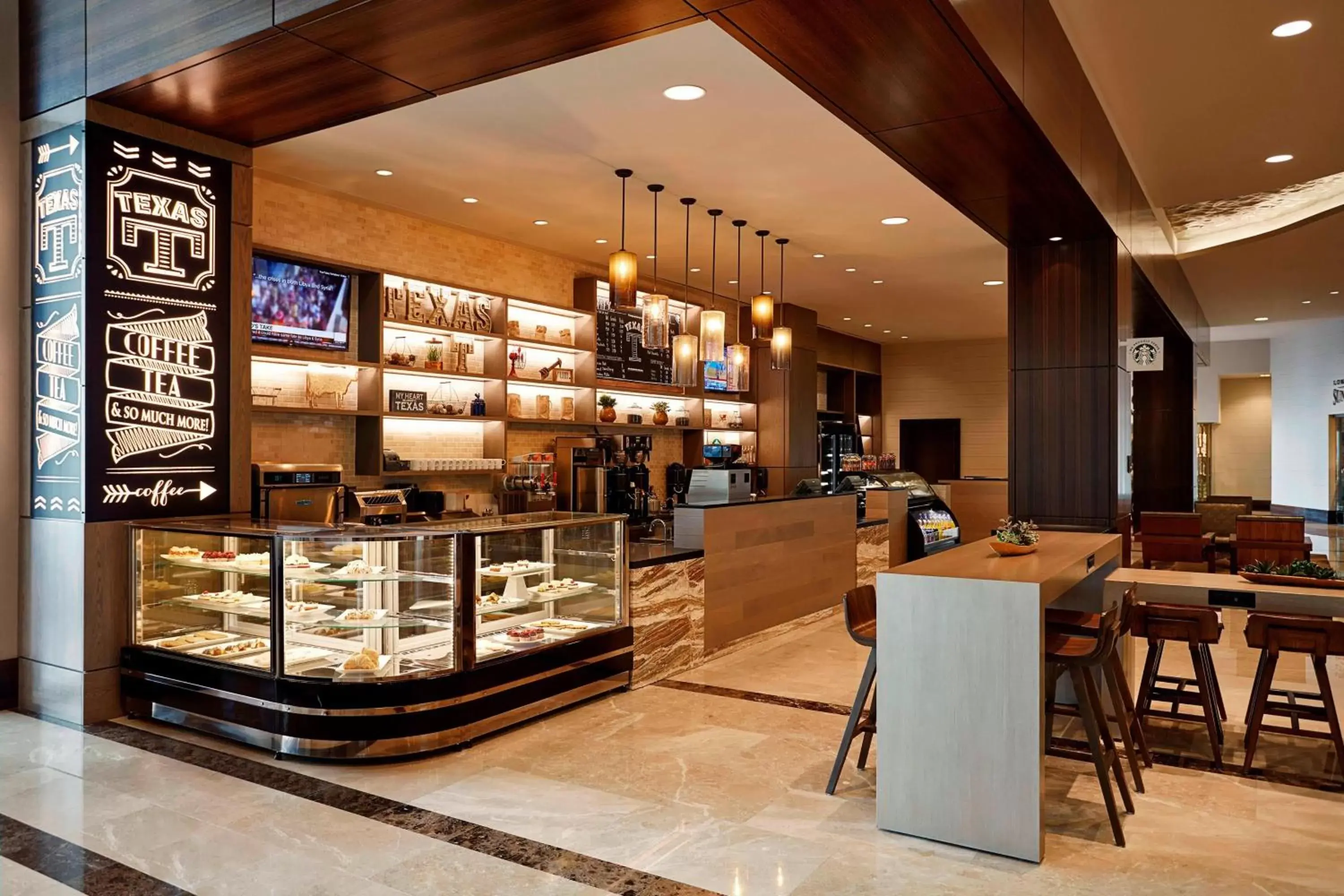 Restaurant/places to eat in Marriott Marquis Houston