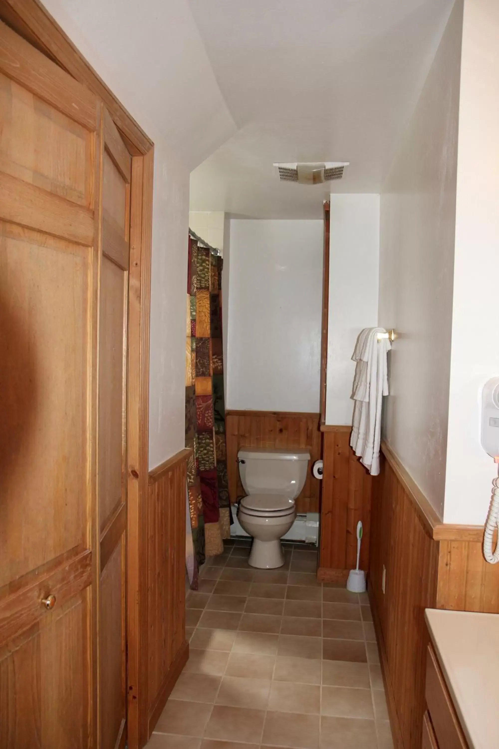 Bathroom in Sara Placid Inn & Suites