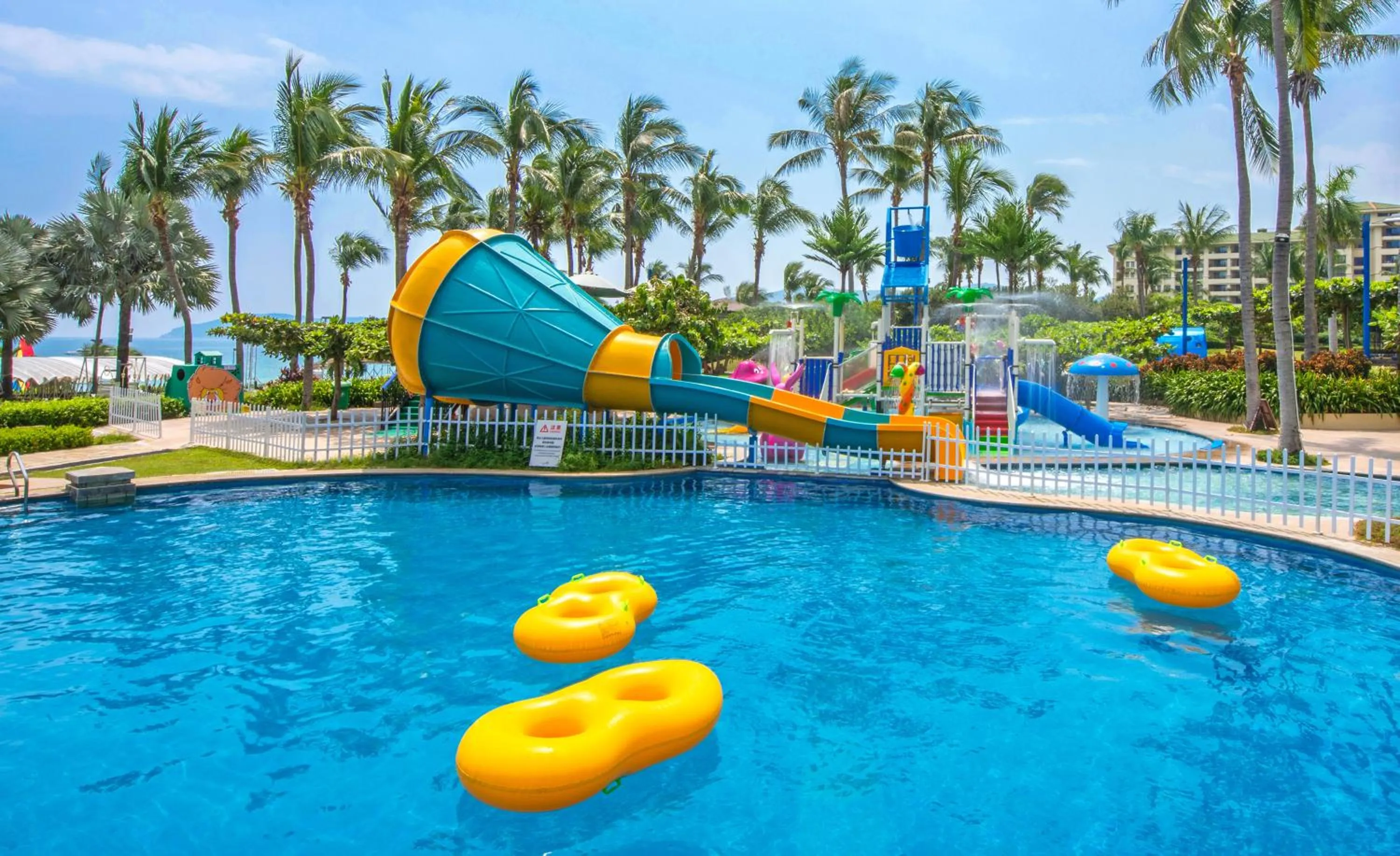 Aqua park in Horizon Resort & Spa Yalong Bay-Yalong Bay Central