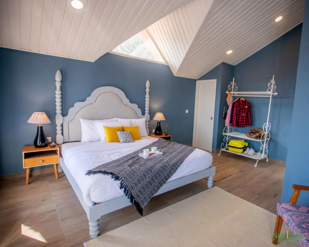 Photo of the whole room, Bed in Seclude Kasauli, Himachal Pradesh