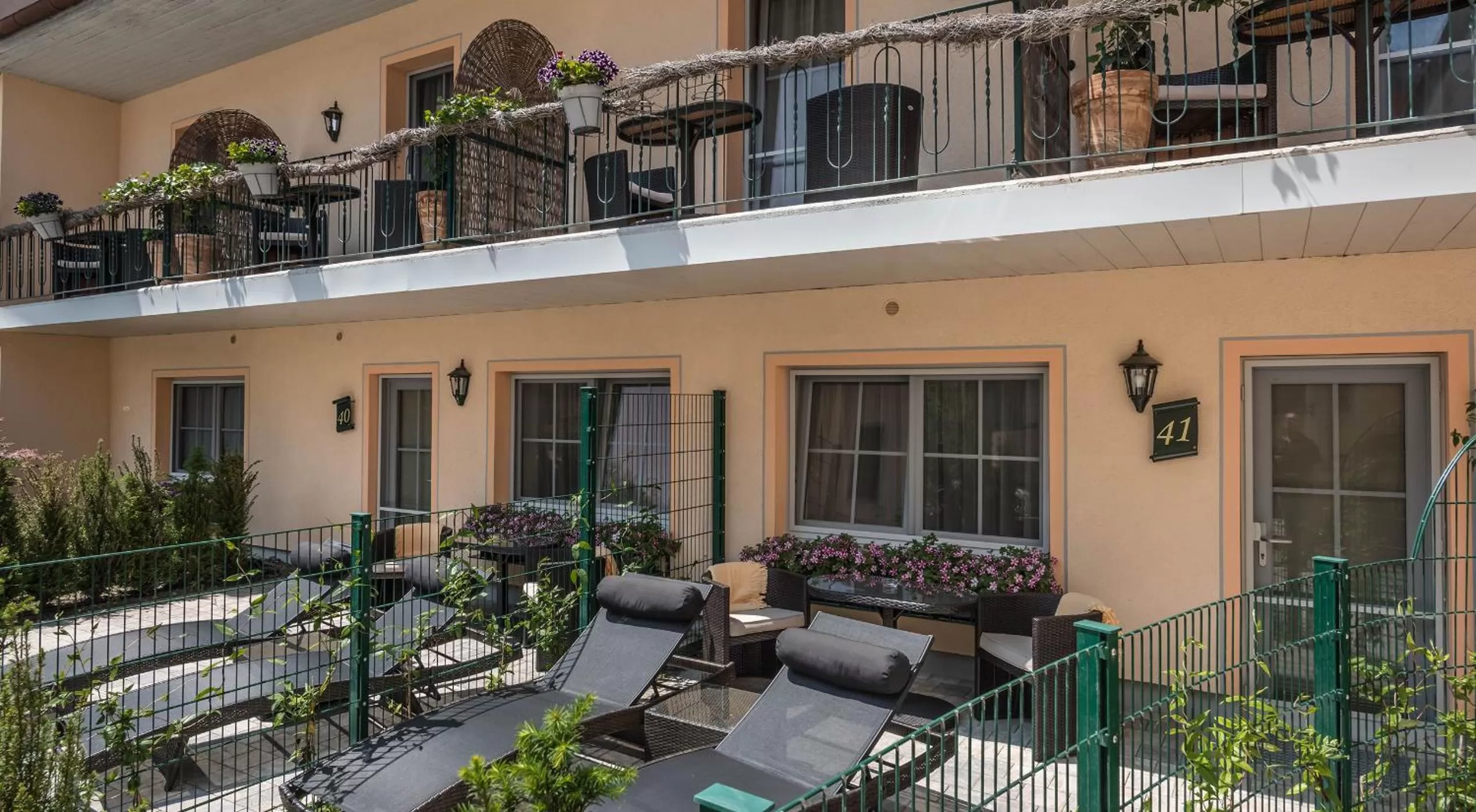 Patio in Hotel Mutz Garni