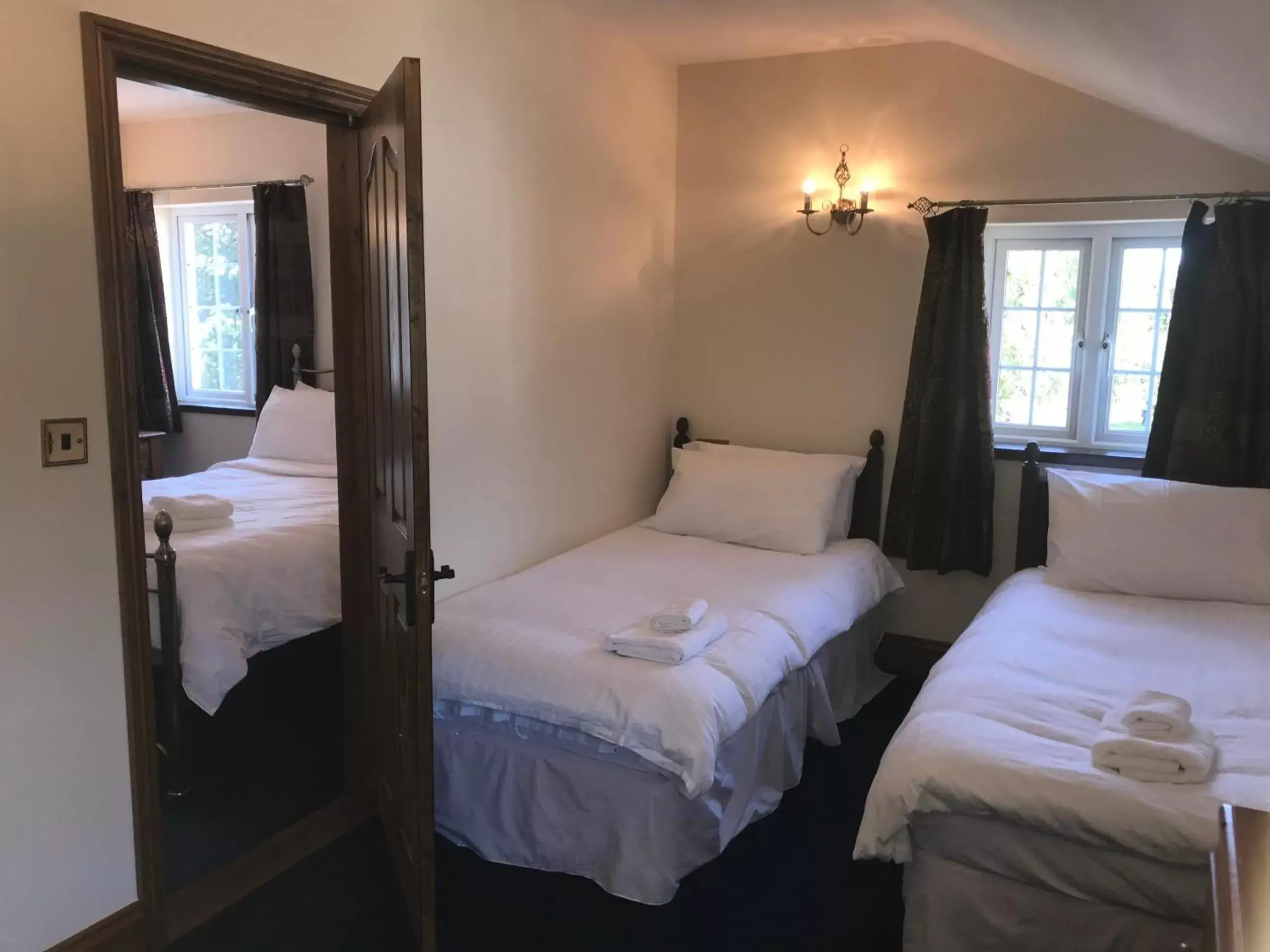 Bedroom, Bed in Great Trethew Manor Hotel & Restaurant