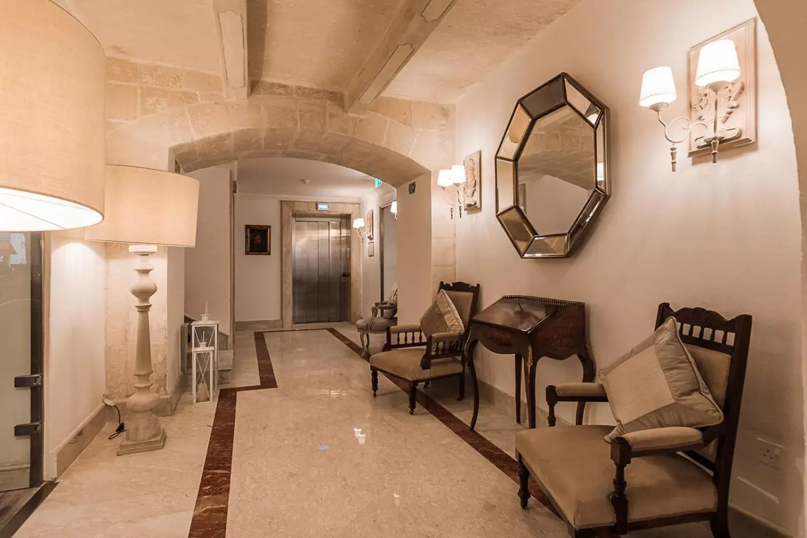 Lobby or reception, Seating Area in Osborne Hotel