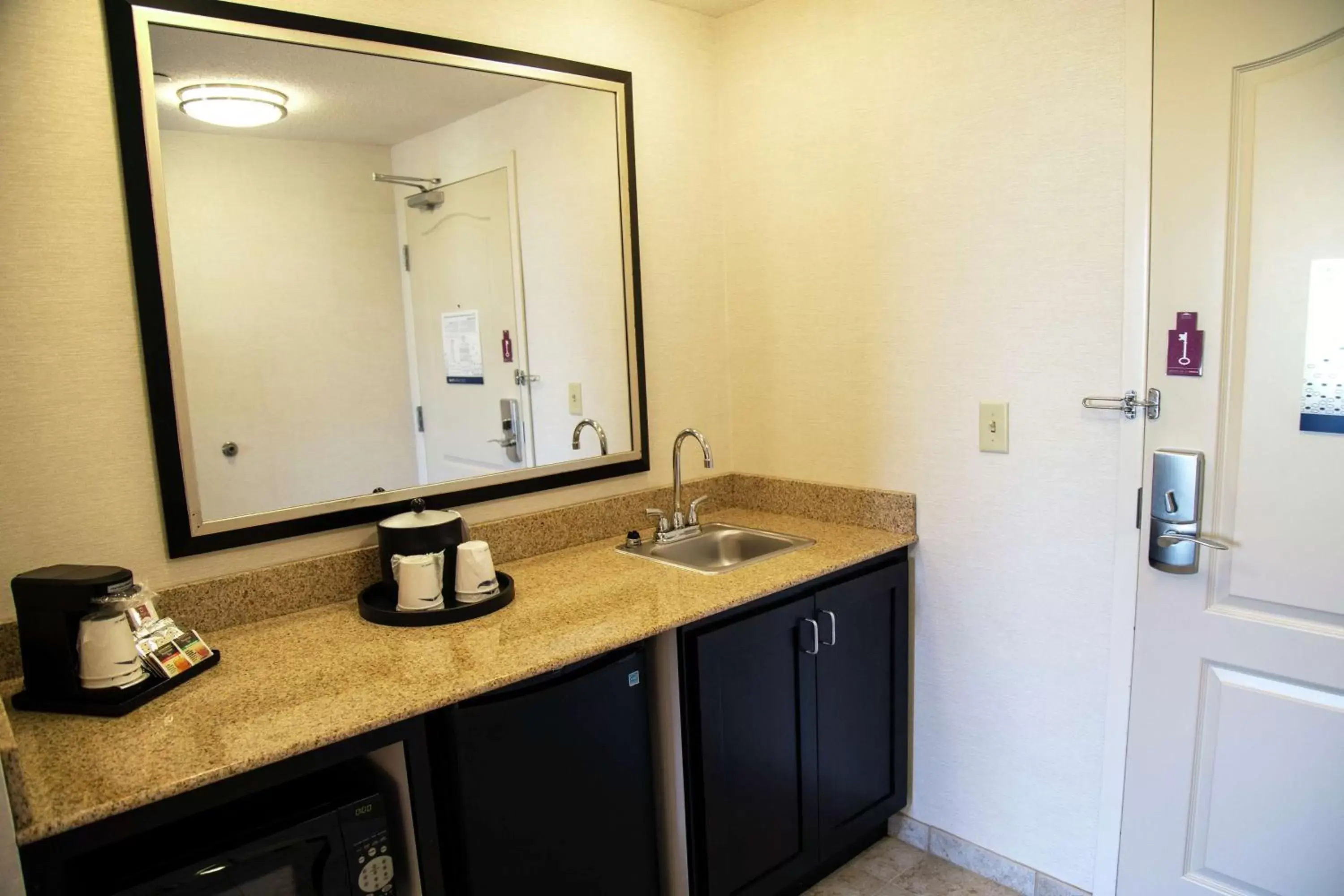 Other, Kitchen/Kitchenette in Hampton Inn & Suites Sharon