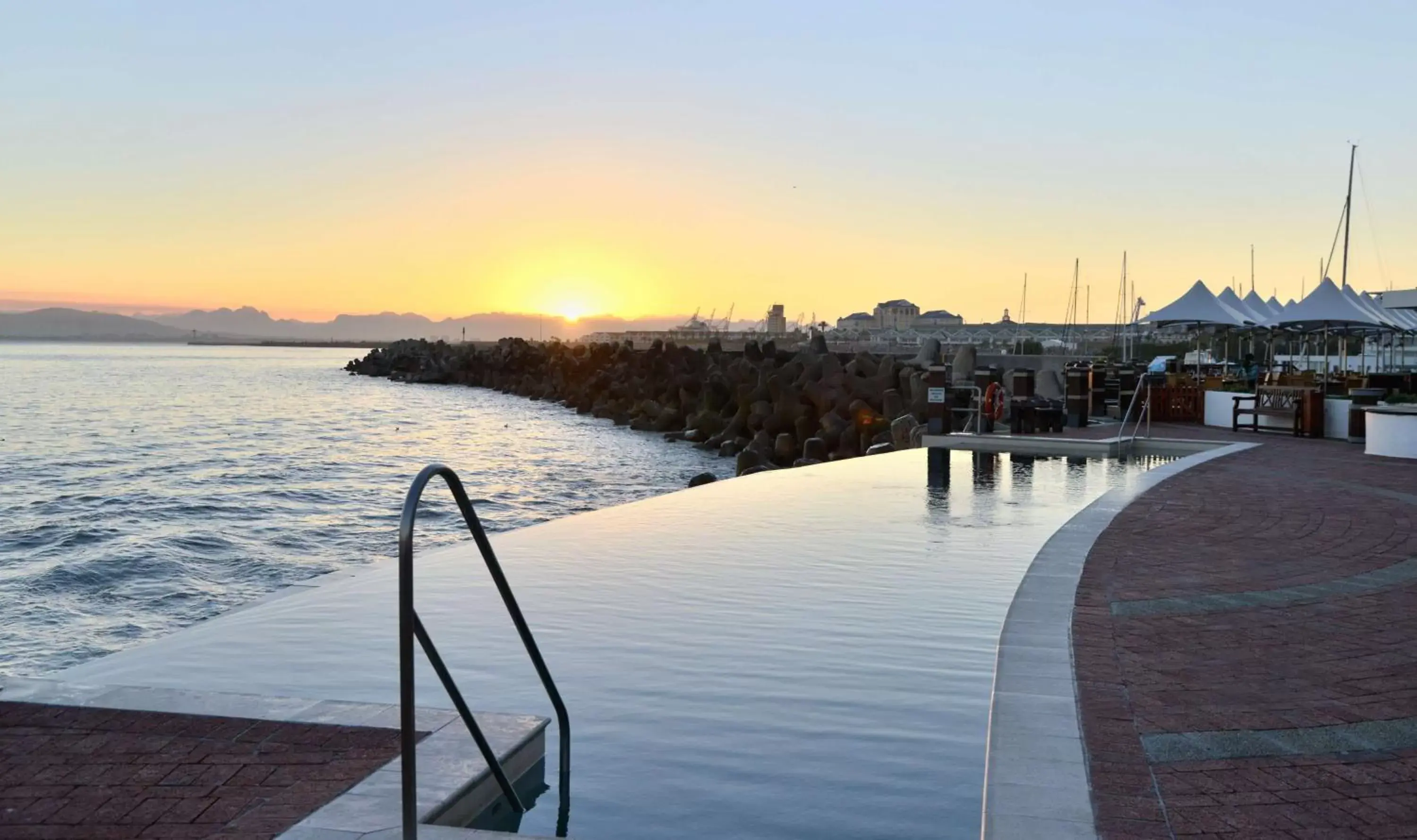 Pool view, Sunrise/Sunset in Radisson Blu Hotel Waterfront, Cape Town
