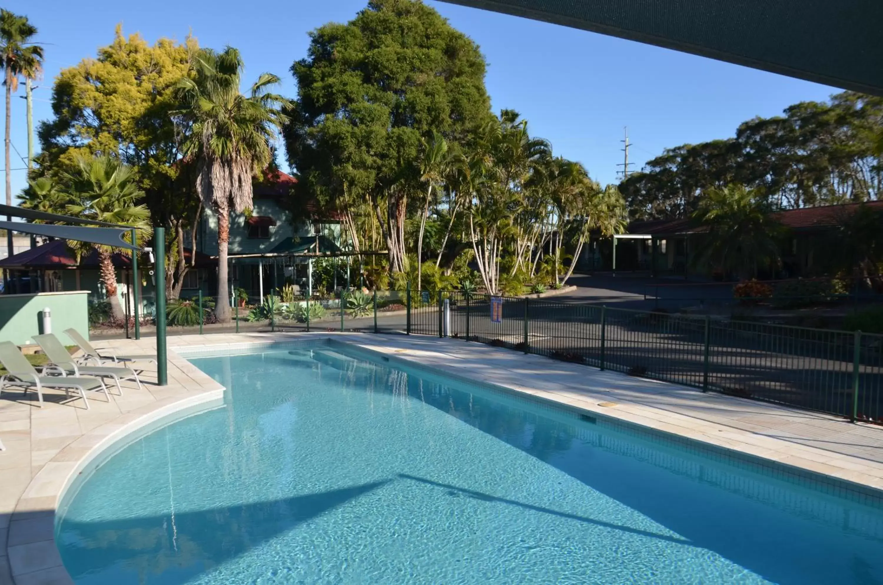 , Swimming Pool in McNevins Logan Park Motel