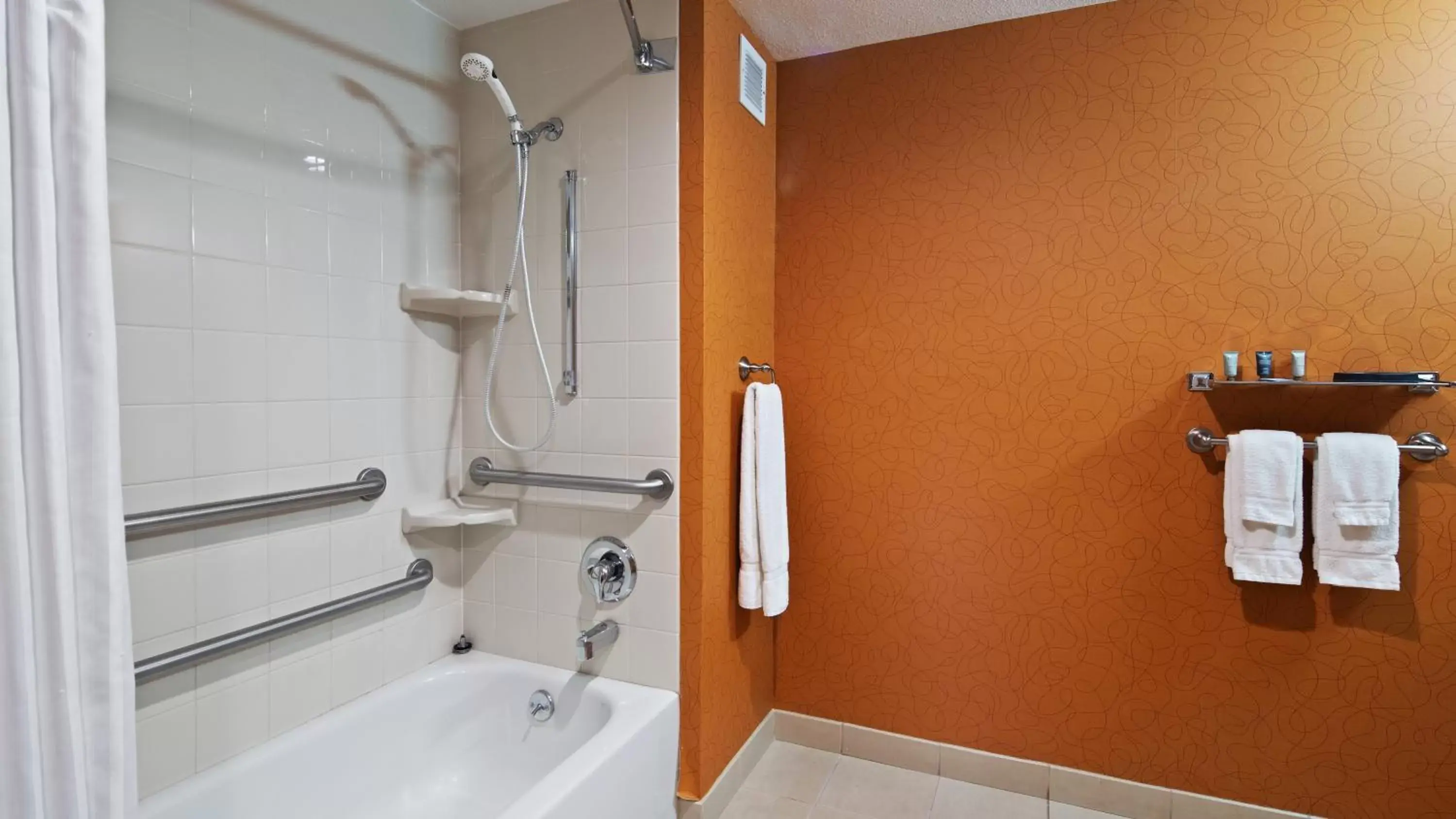 Bathroom in Best Western Plus Fresno Airport Hotel Bathroom in Best Western Plus Fresno Airport Hotel