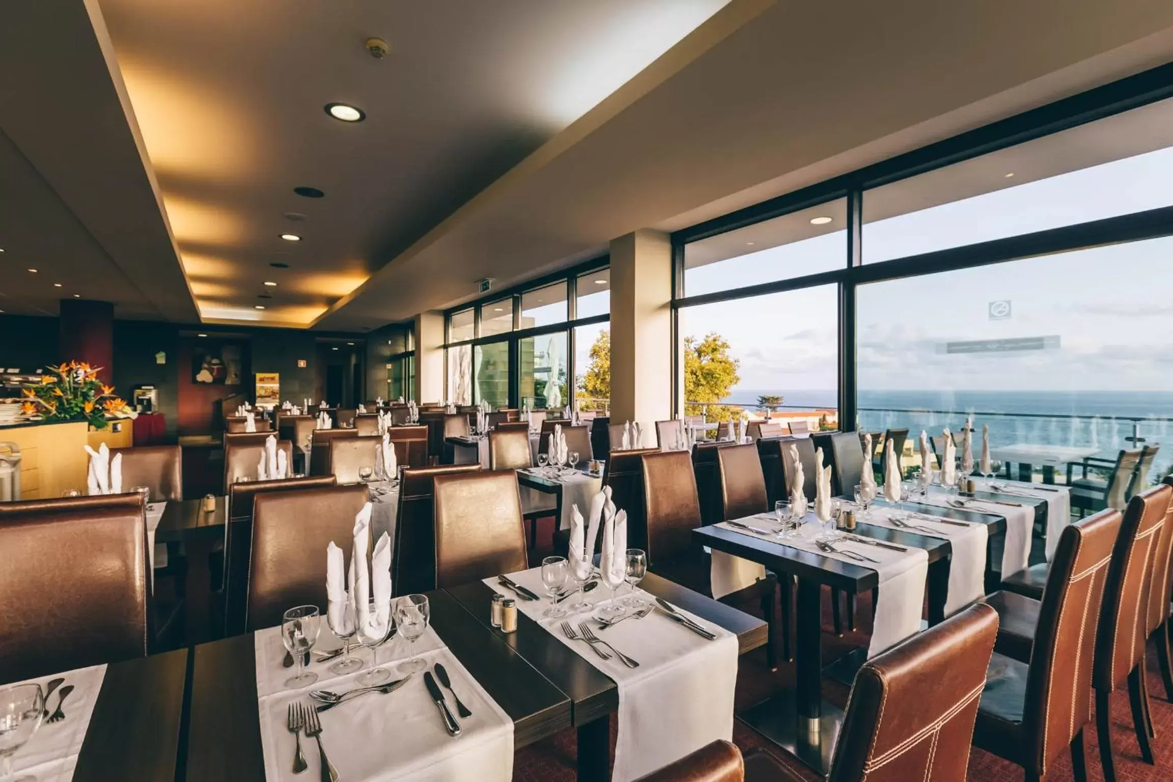 Restaurant/Places to Eat in Muthu Raga Madeira Hotel