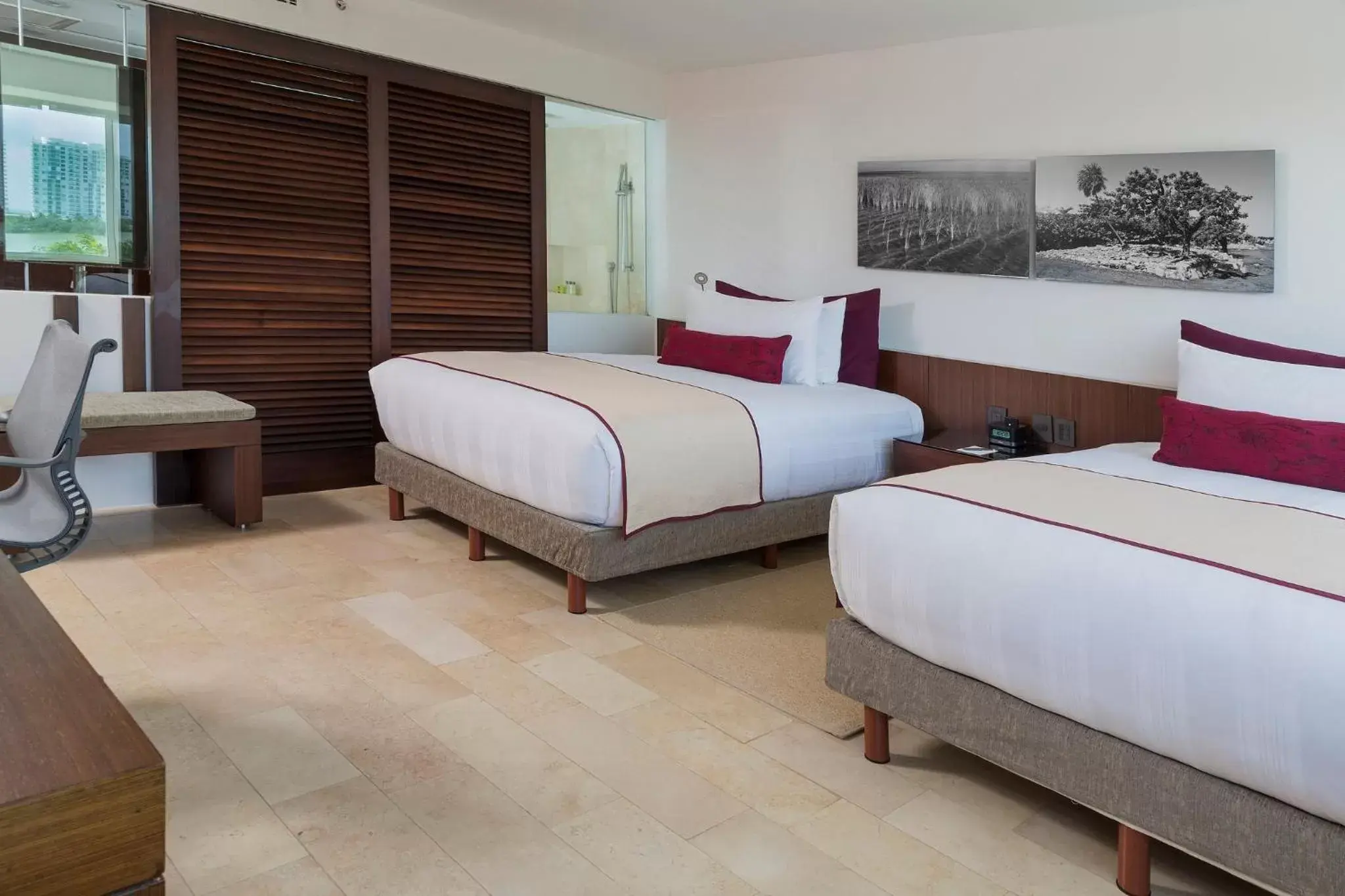 Photo of the whole room, Bed in InterContinental Presidente Cancun Resort