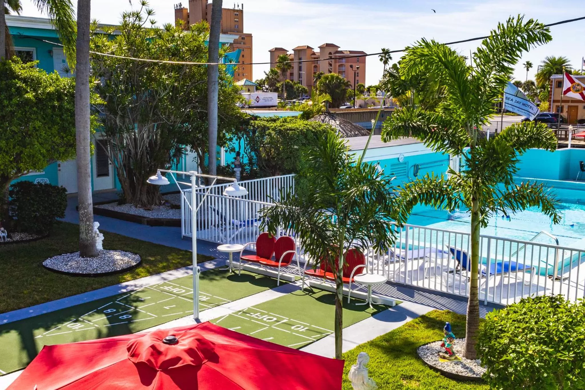 Balcony/Terrace, Pool View in Sea Jay Motel and Marina