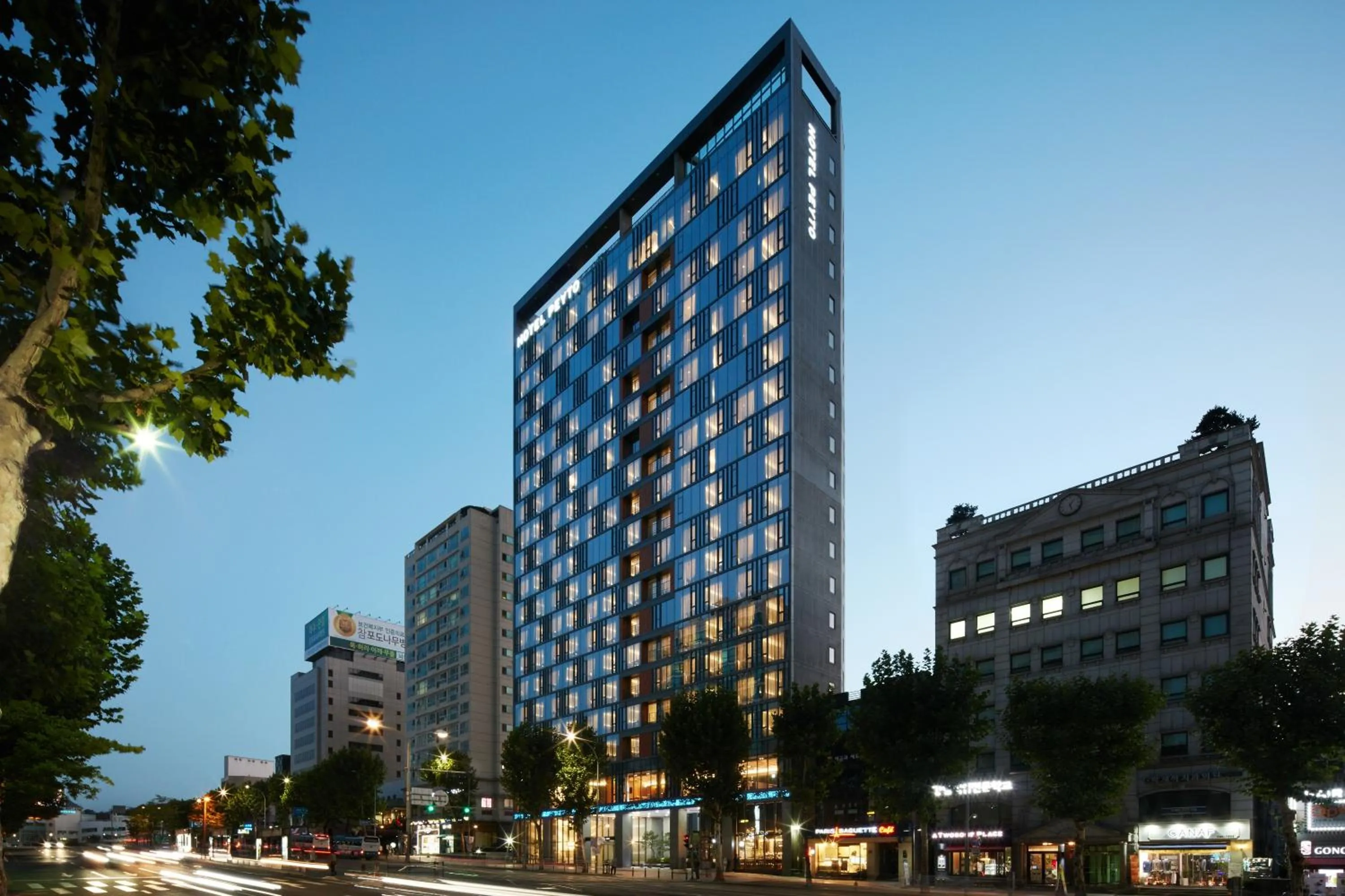 Property building in Hotel Peyto Gangnam
