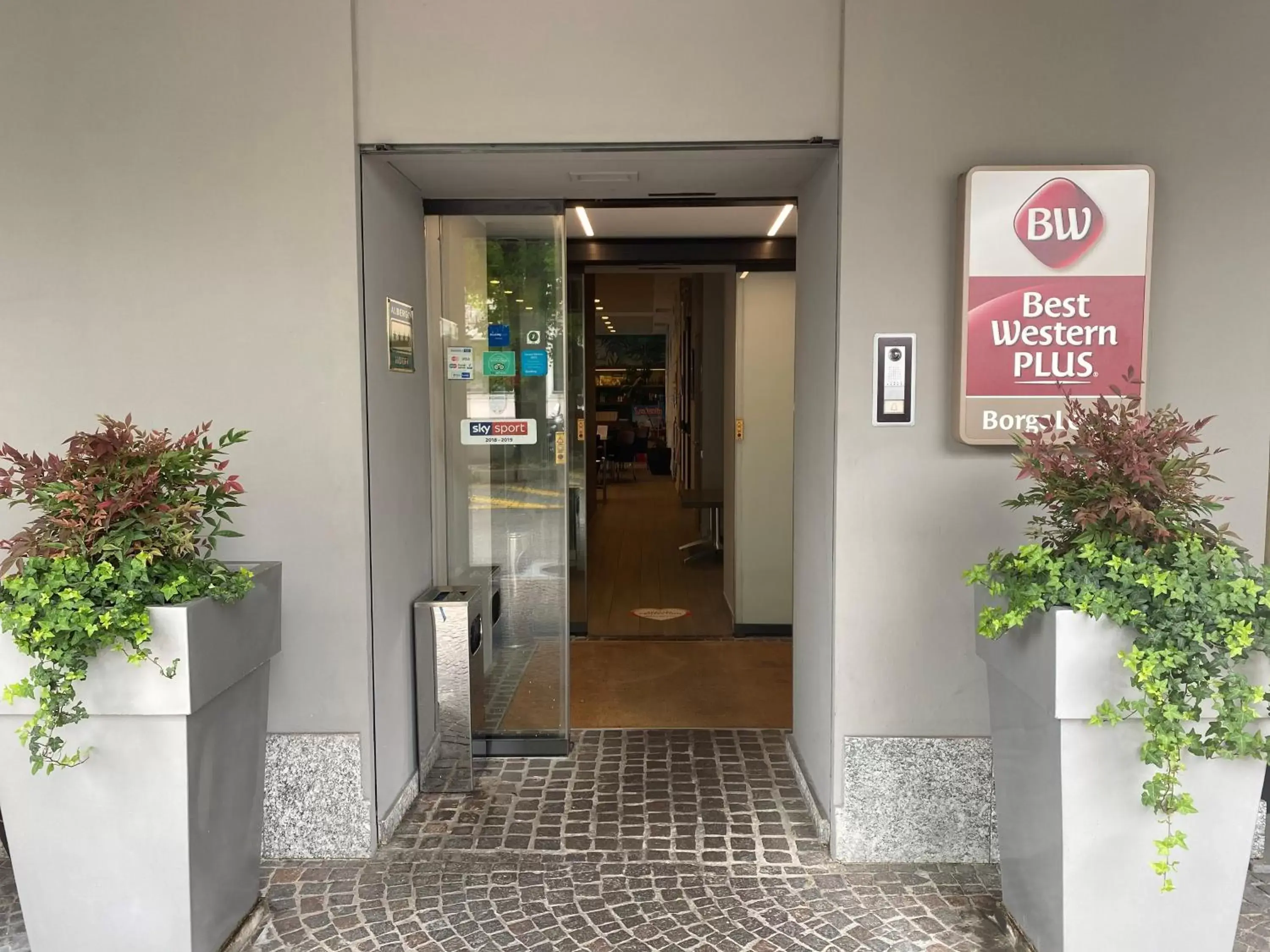 Facade/entrance in Best Western Plus Borgolecco Hotel