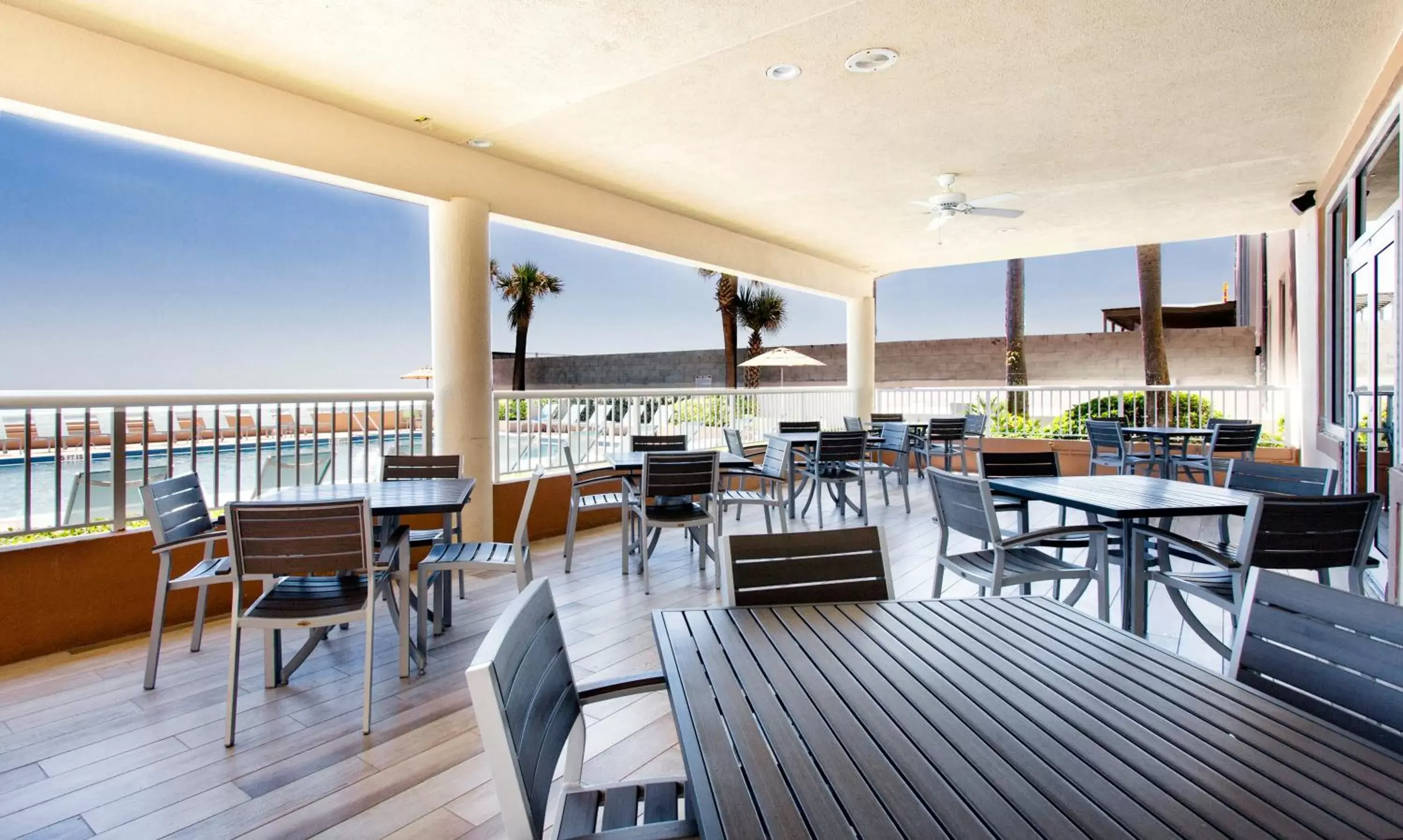 Restaurant/Places to Eat in Holiday Inn Hotel & Suites Daytona Beach On The Ocean, an IHG Hotel