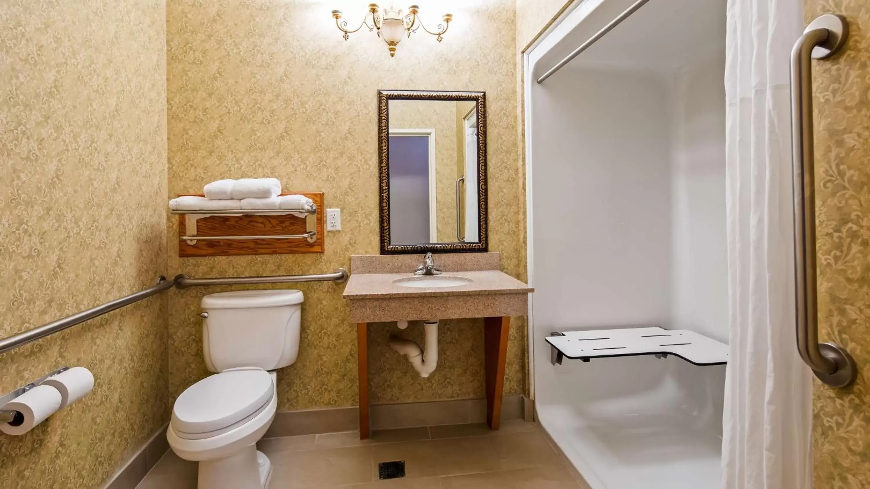 Bathroom in Best Western Plus Bradbury Inn and Suites