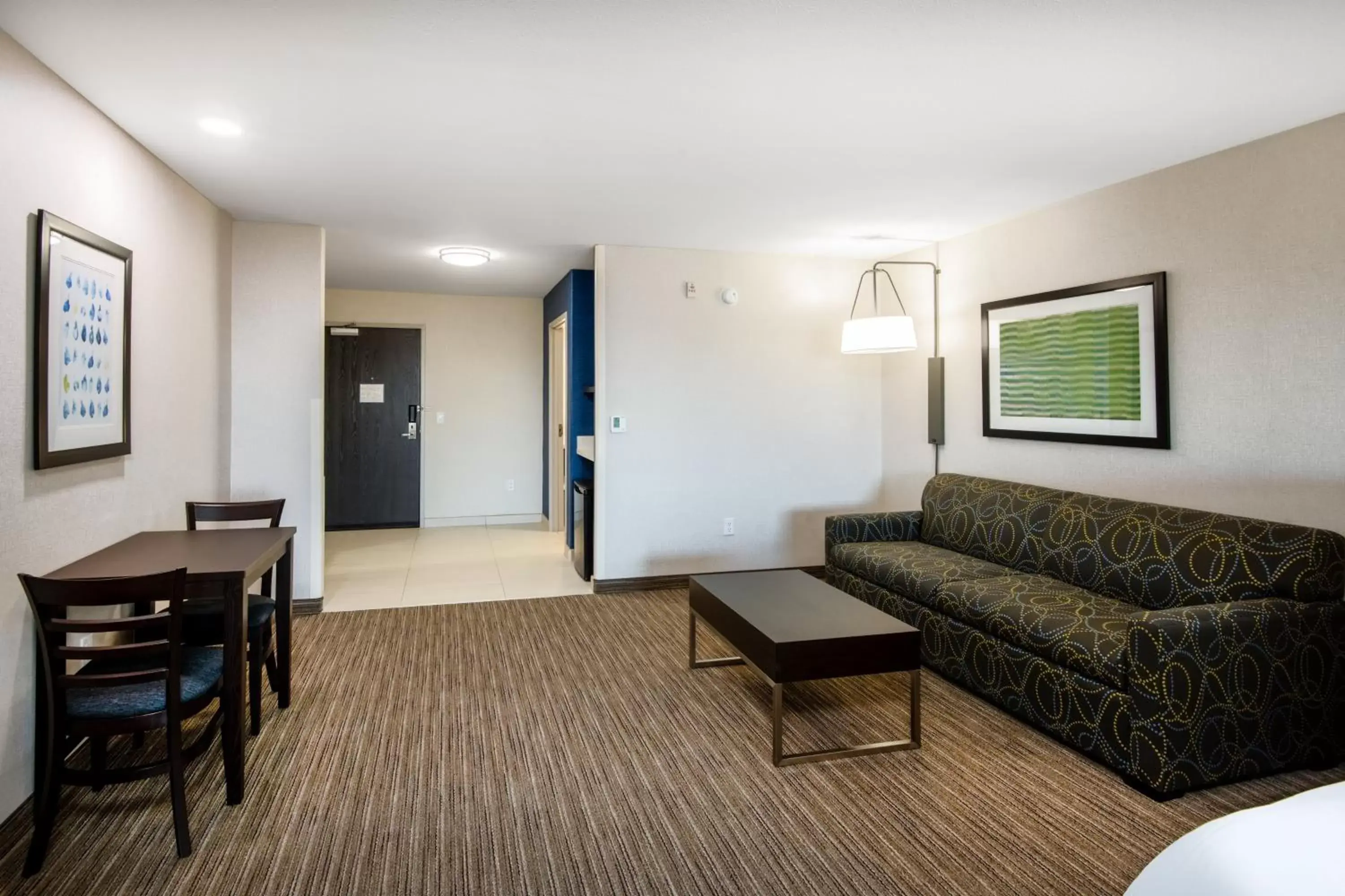 Photo of the whole room, Seating Area in Holiday Inn Express Hotel & Suites Yuma, an IHG Hotel