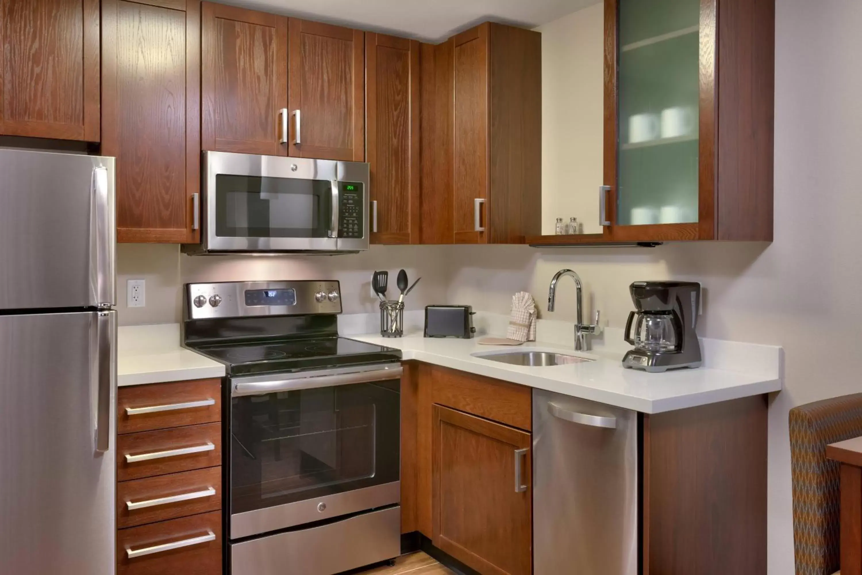 Kitchen or kitchenette, Kitchen/Kitchenette in Residence Inn by Marriott Salt Lake City-West Jordan