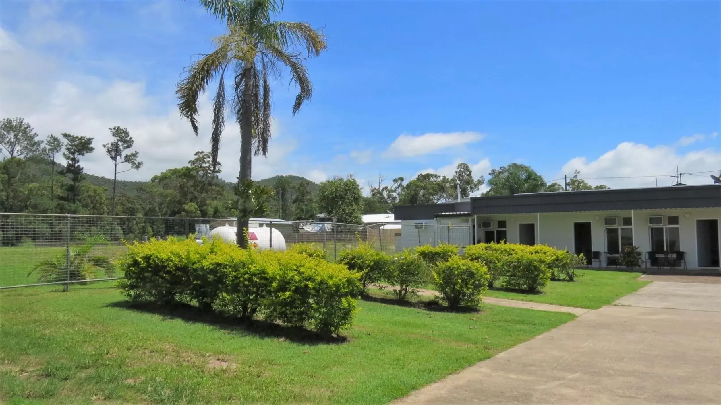 Mountain view, Property Building in Cardwell at the Beach