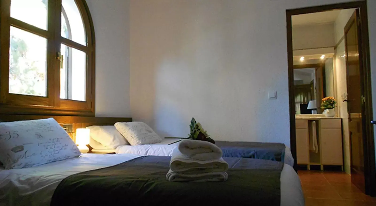 Bedroom, Bed in El Sequer Casa Rural