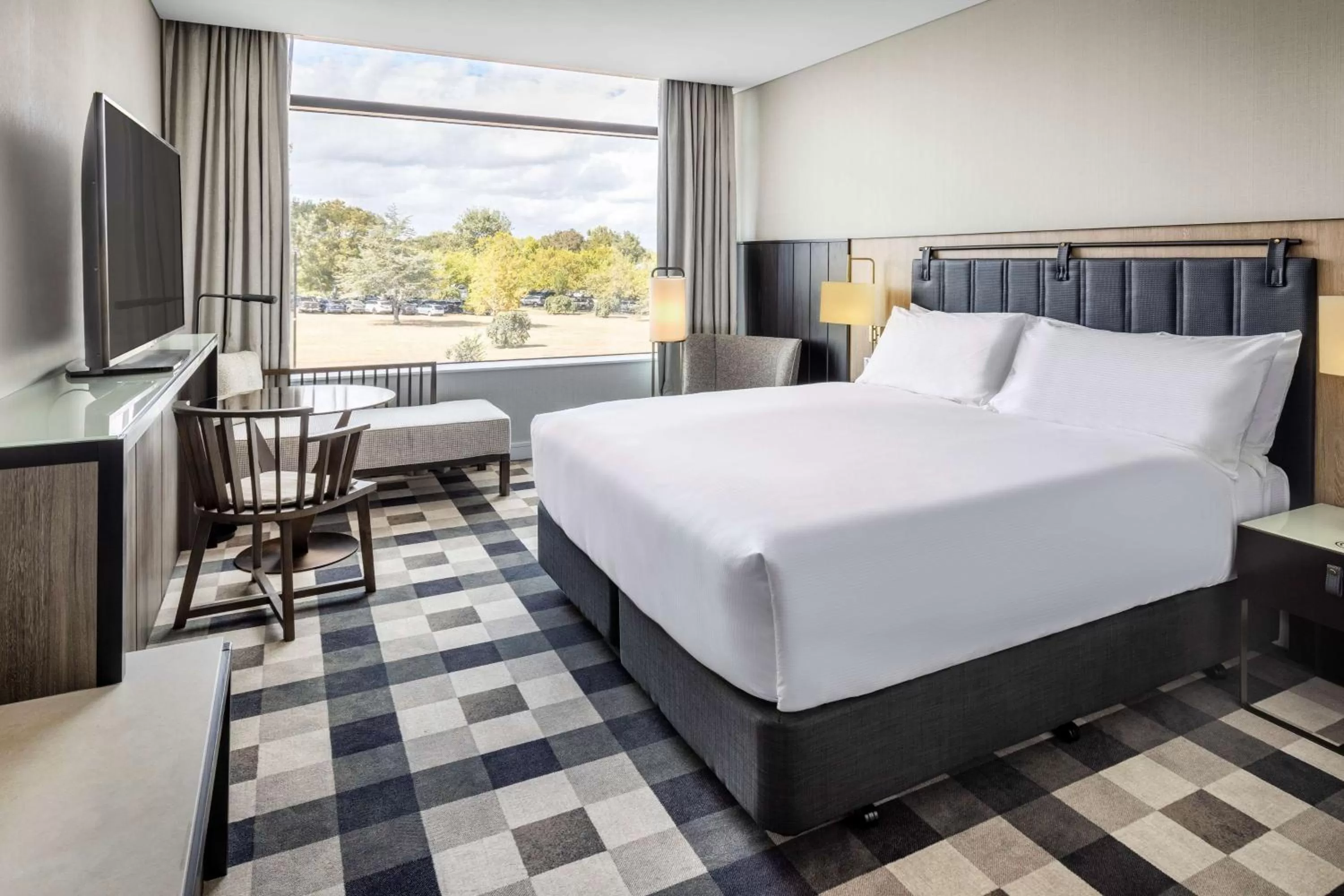 Bed in DoubleTree By Hilton Auckland Karaka