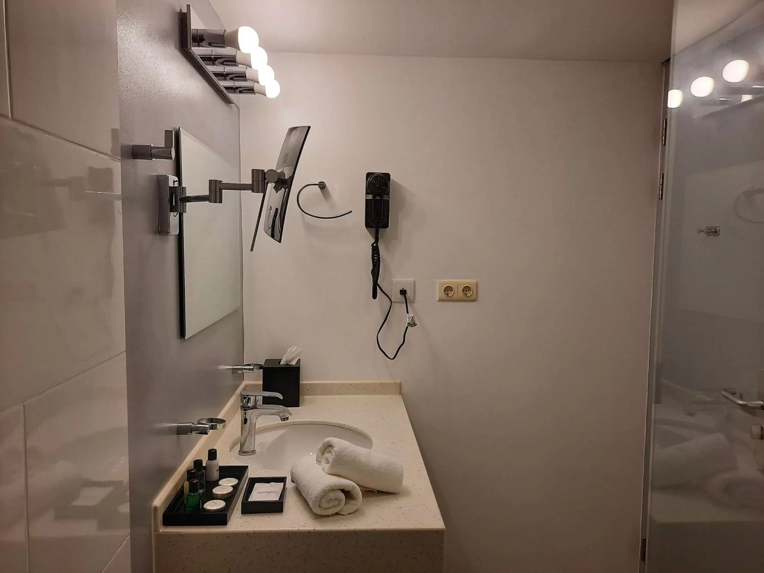 Bathroom in Brion City Hotel BW Signature Collection
