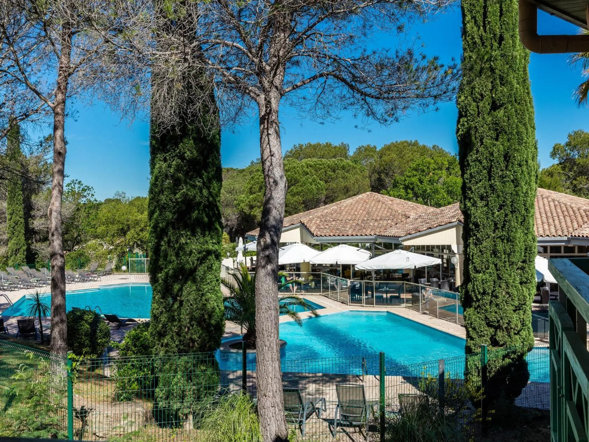 Property building in Garrigae Domaine de l'Esterel - piscine & SPA Cinq Mondes