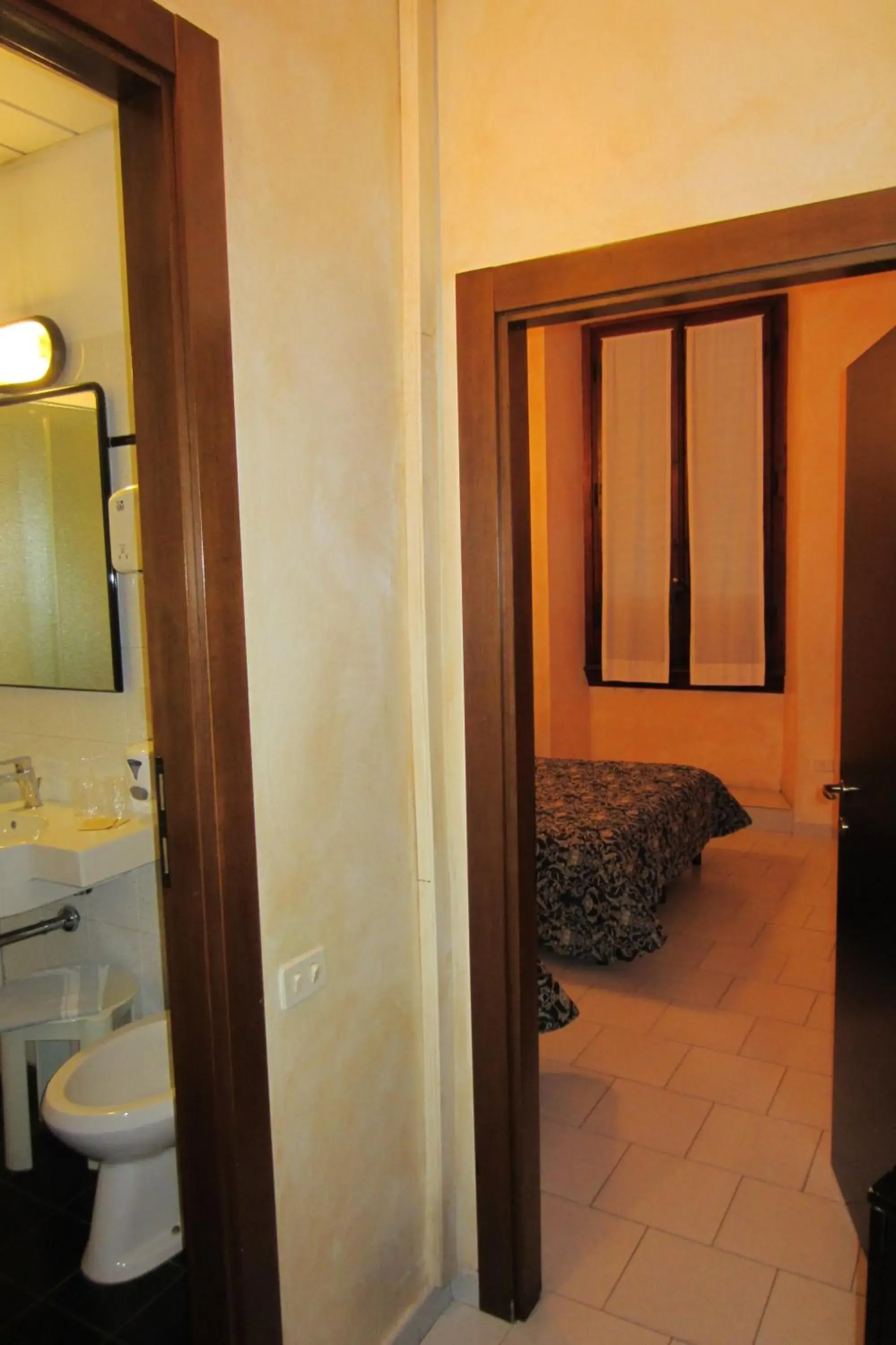 Decorative detail, Bathroom in Hotel Lombardi
