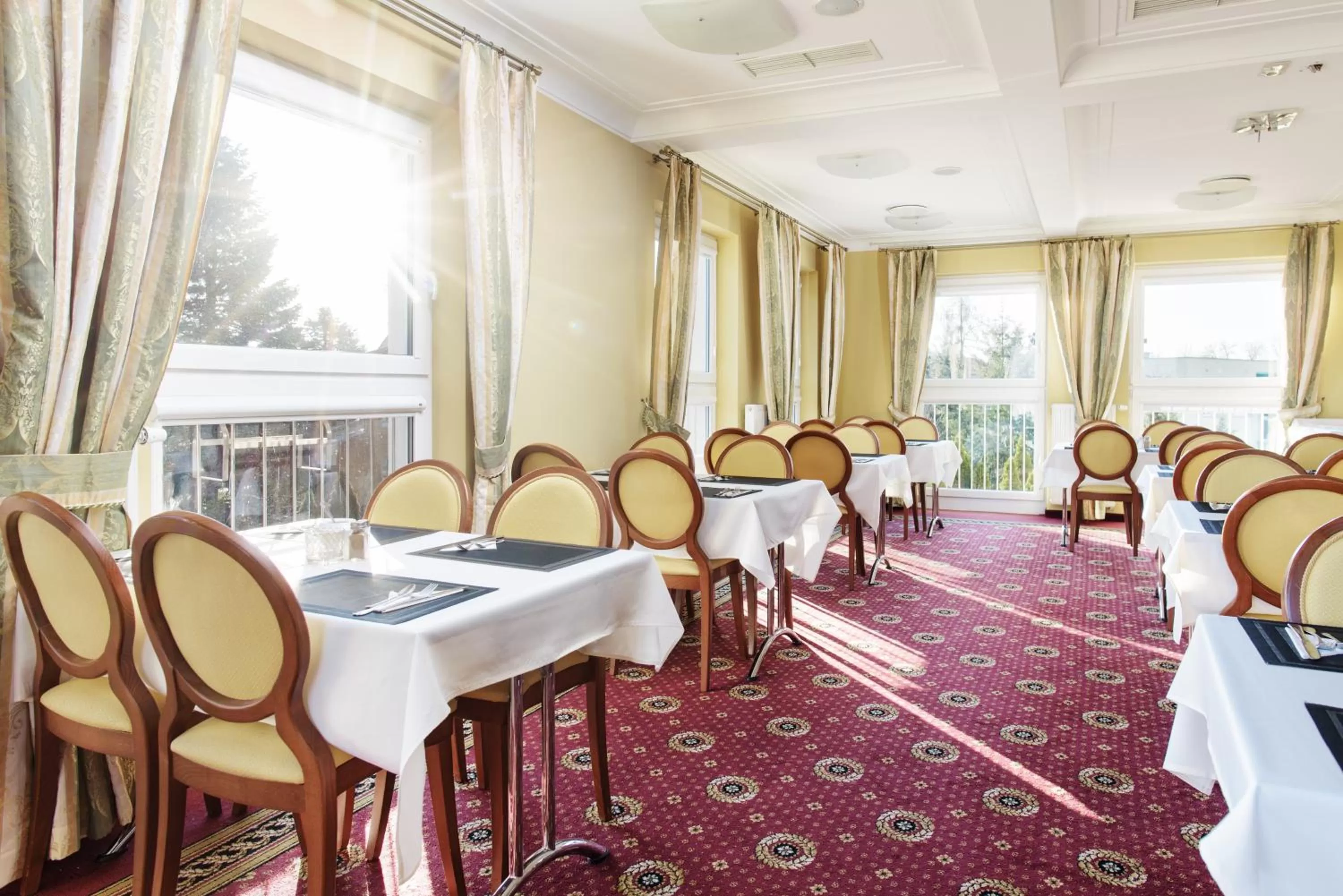 Restaurant/places to eat in Lila Medical SPA