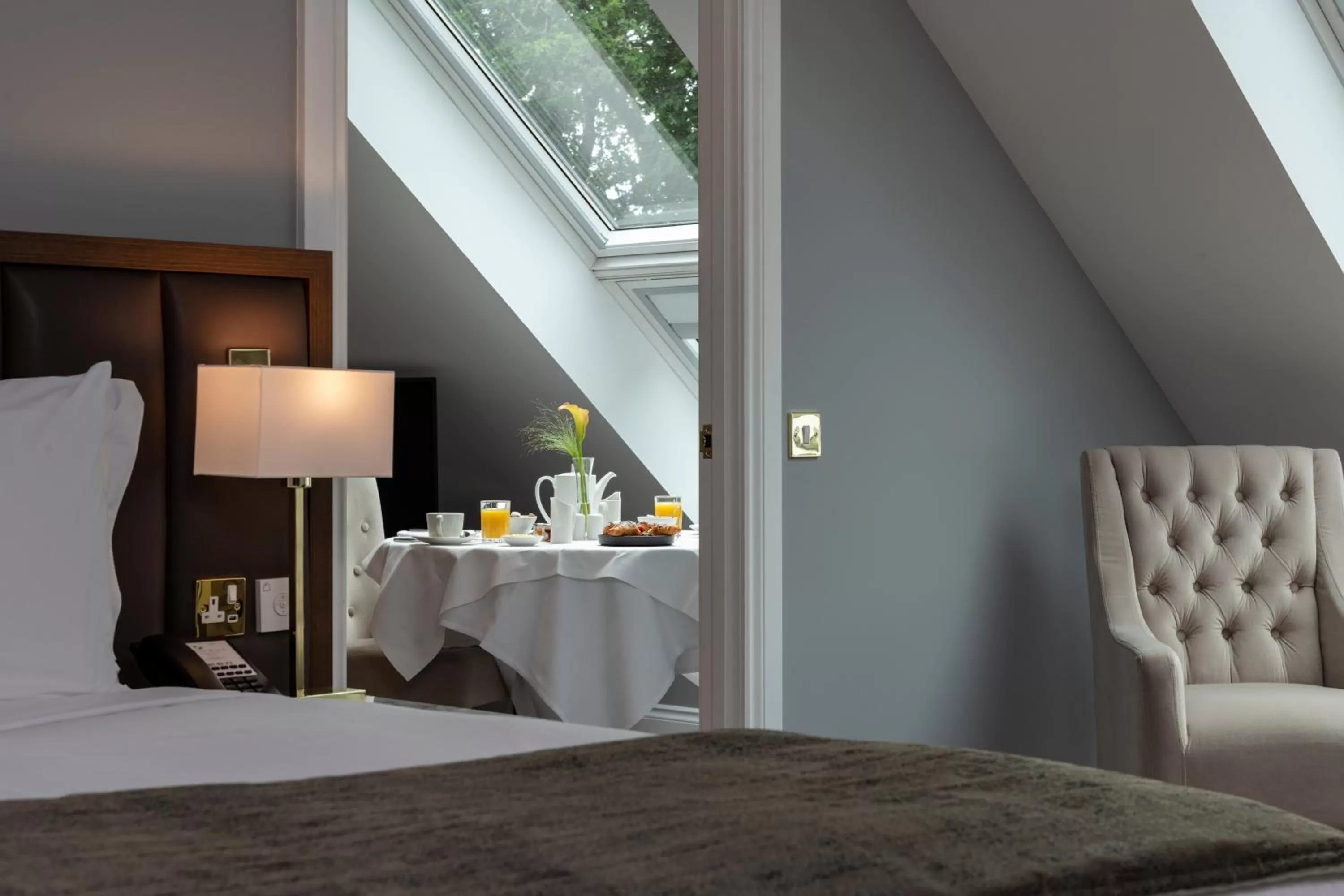 Living room, Bed in Ness Walk