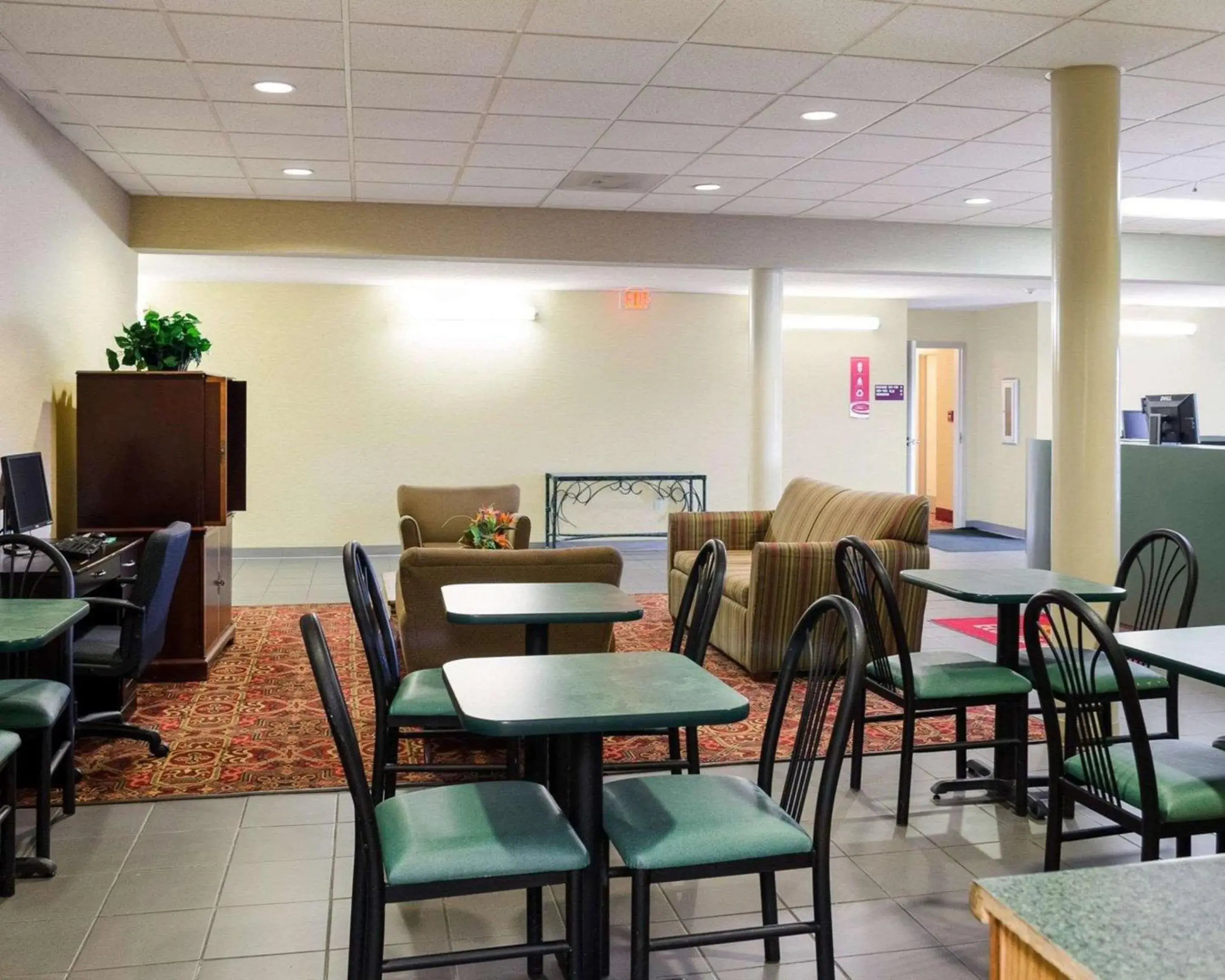 Restaurant/Places to Eat in Econo Lodge Yazoo City